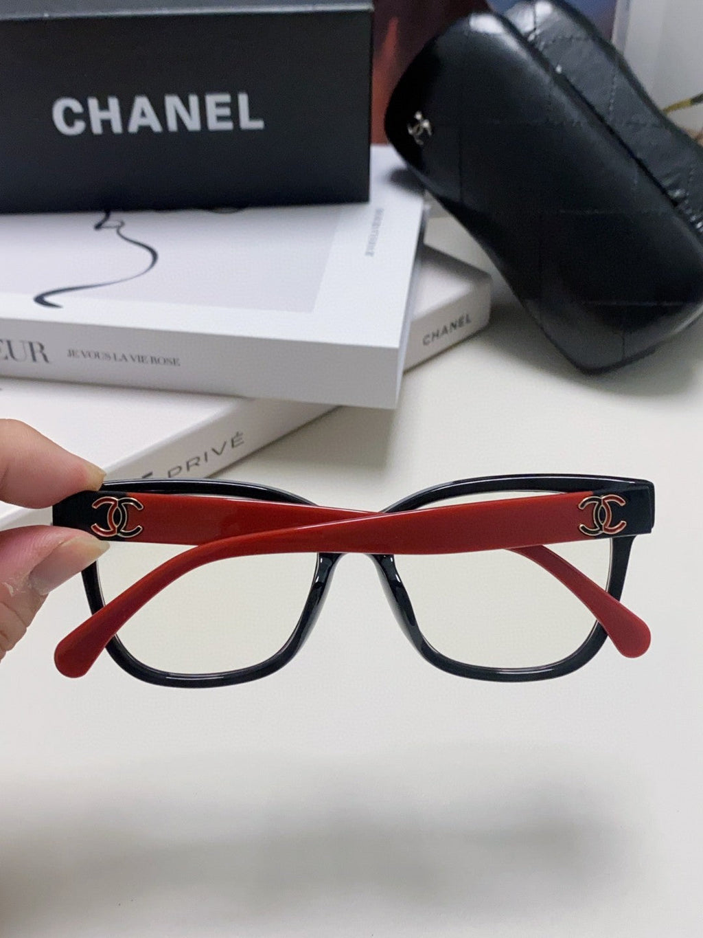 CHANEL SQUARE SUNGLASSES 632889 IN BLACK AND RED ACETATE