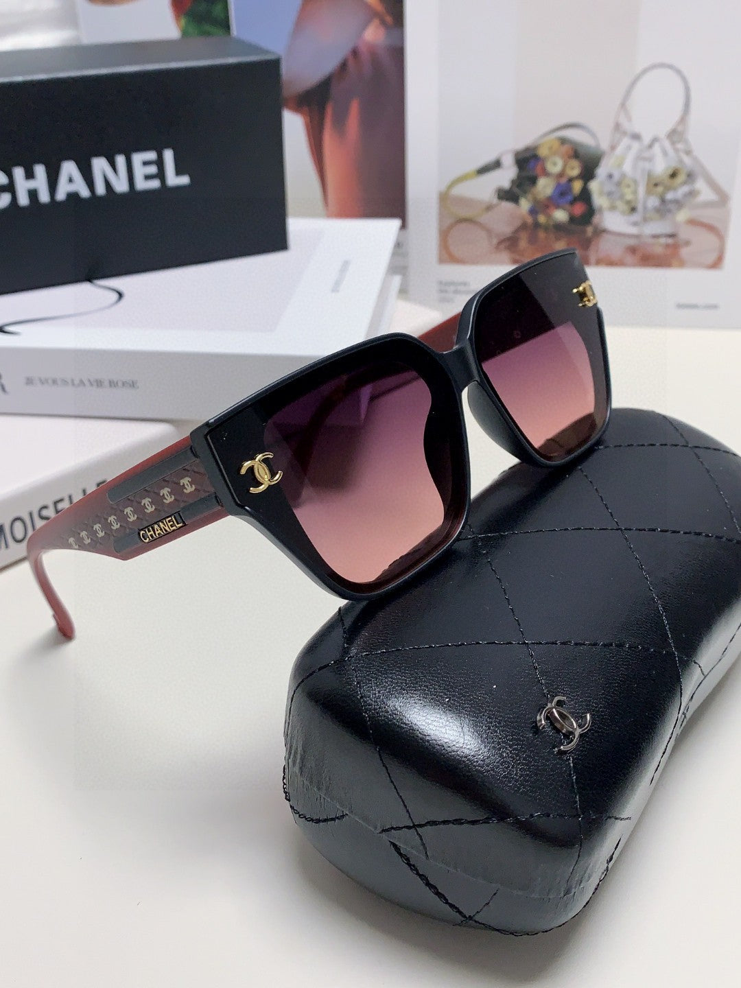 CHANEL SQUARE SUNGLASSES 632894 IN RED ACETATE