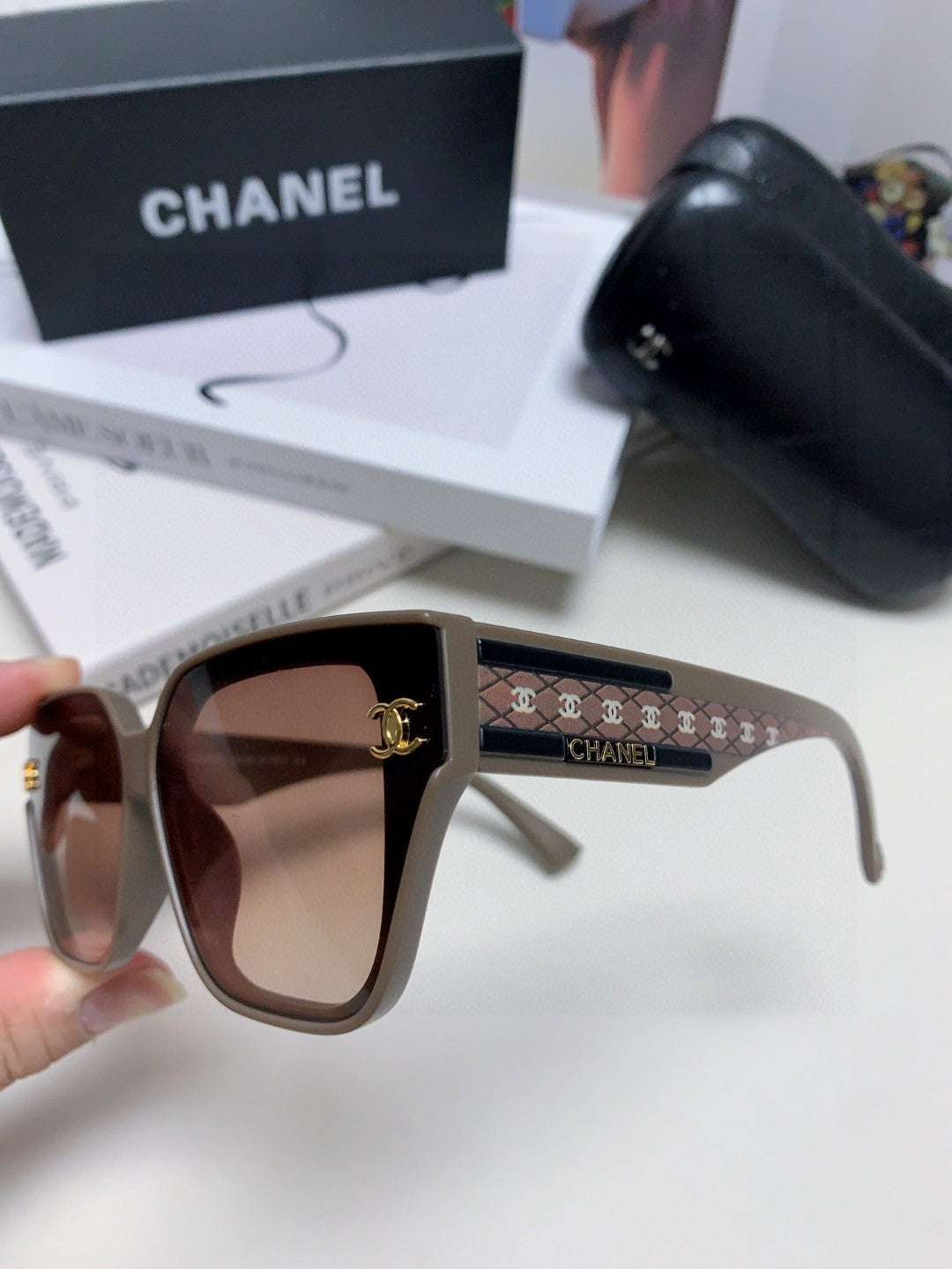 CHANEL SQUARE SUNGLASSES 632896 IN BROWN ACETATE