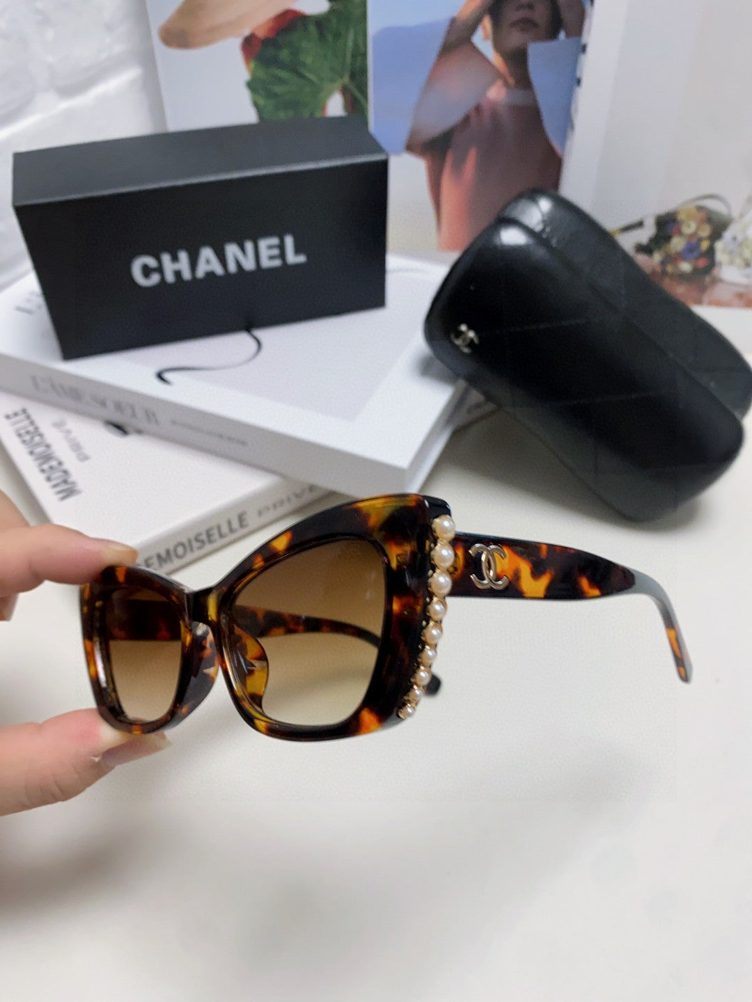 CHANEL CAT EYE SUNGLASSES 632699 IN HAVANA ACETATE EMBOSSED PEARL
