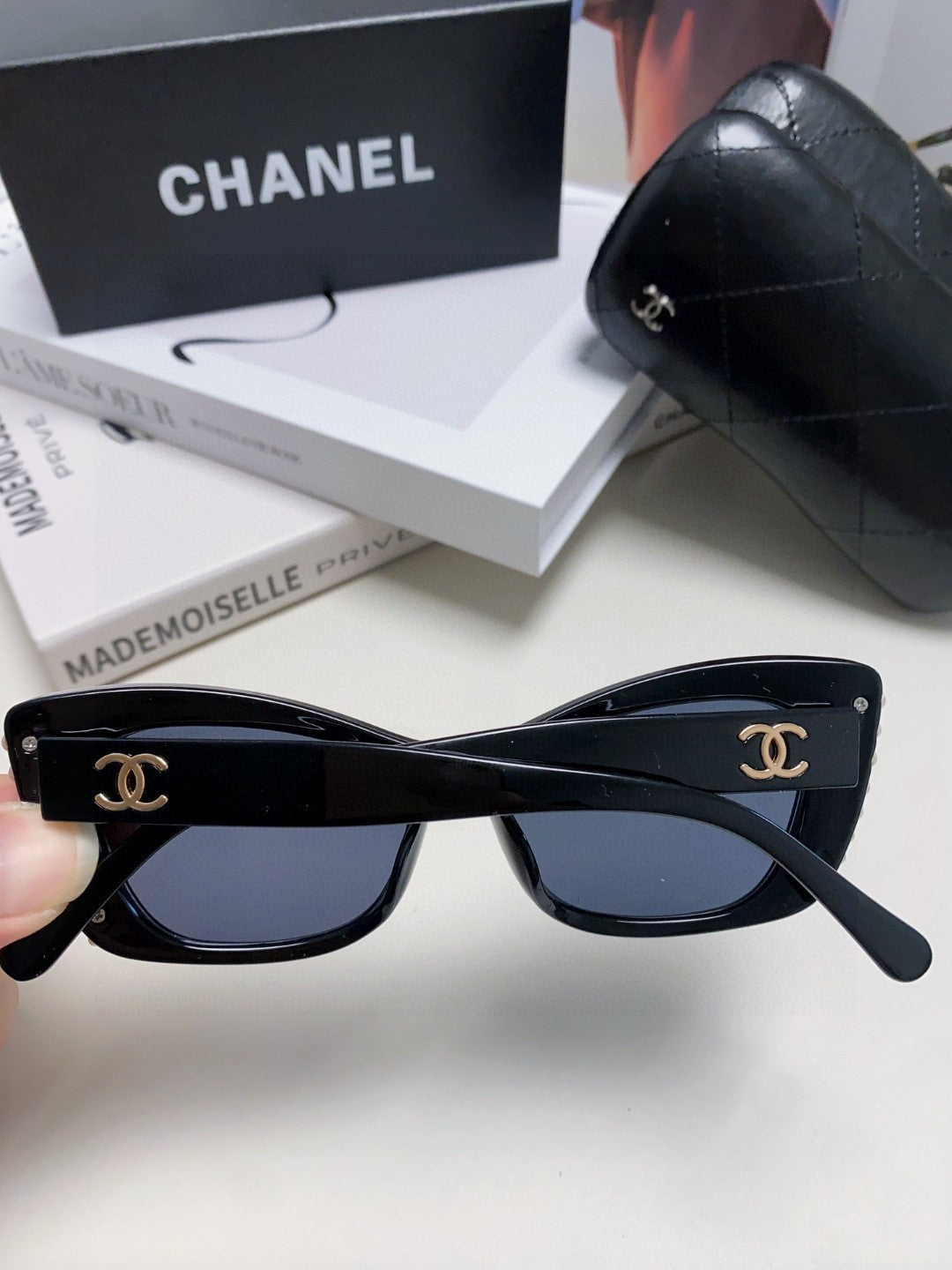CHANEL CAT EYE SUNGLASSES 632701 IN BLACK ACETATE EMBOSSED PEARL