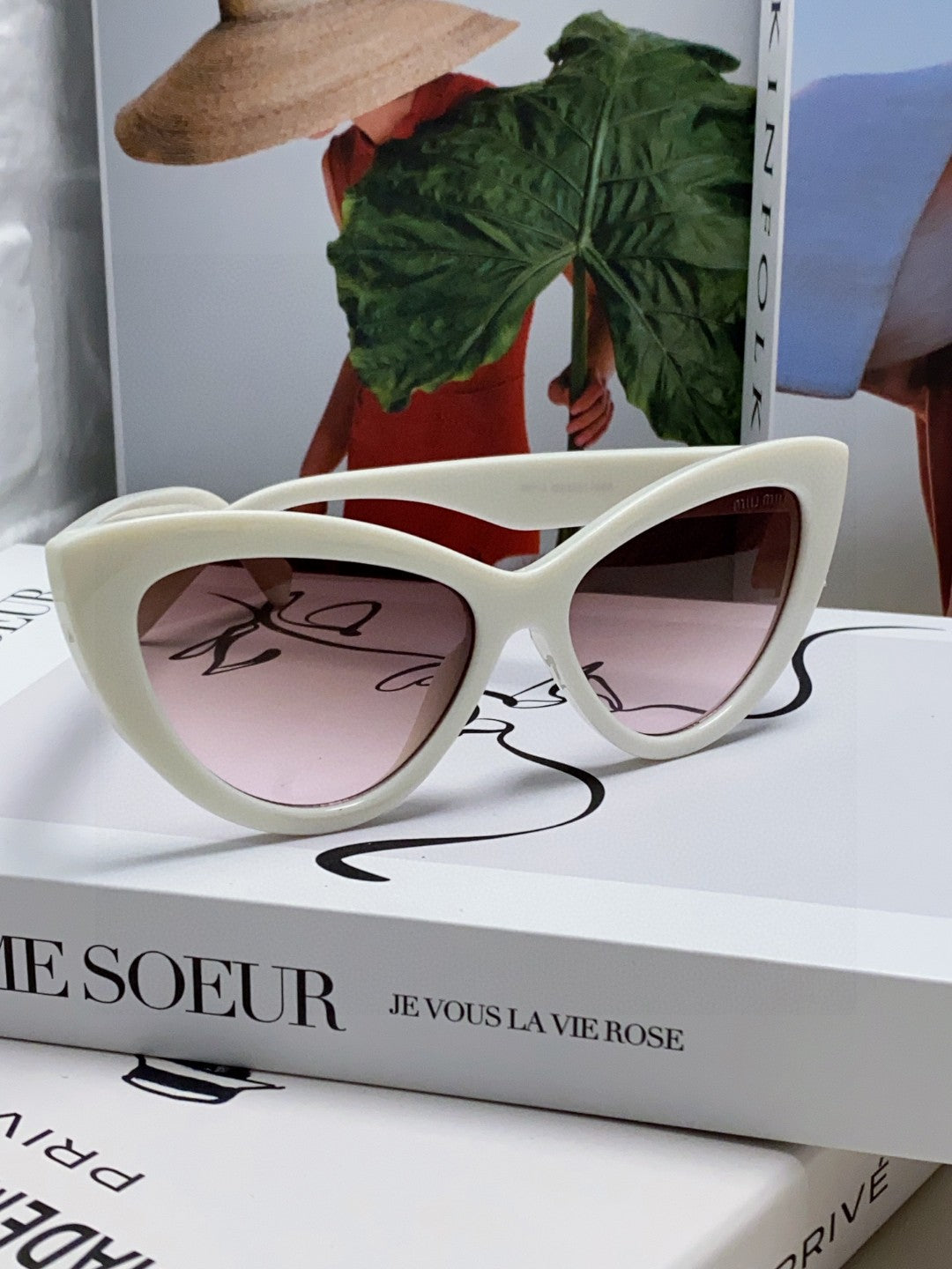 MIU MIU GLIMPSE CAT EYE SUNGLASSES 555884 IN WHITE ACETATE