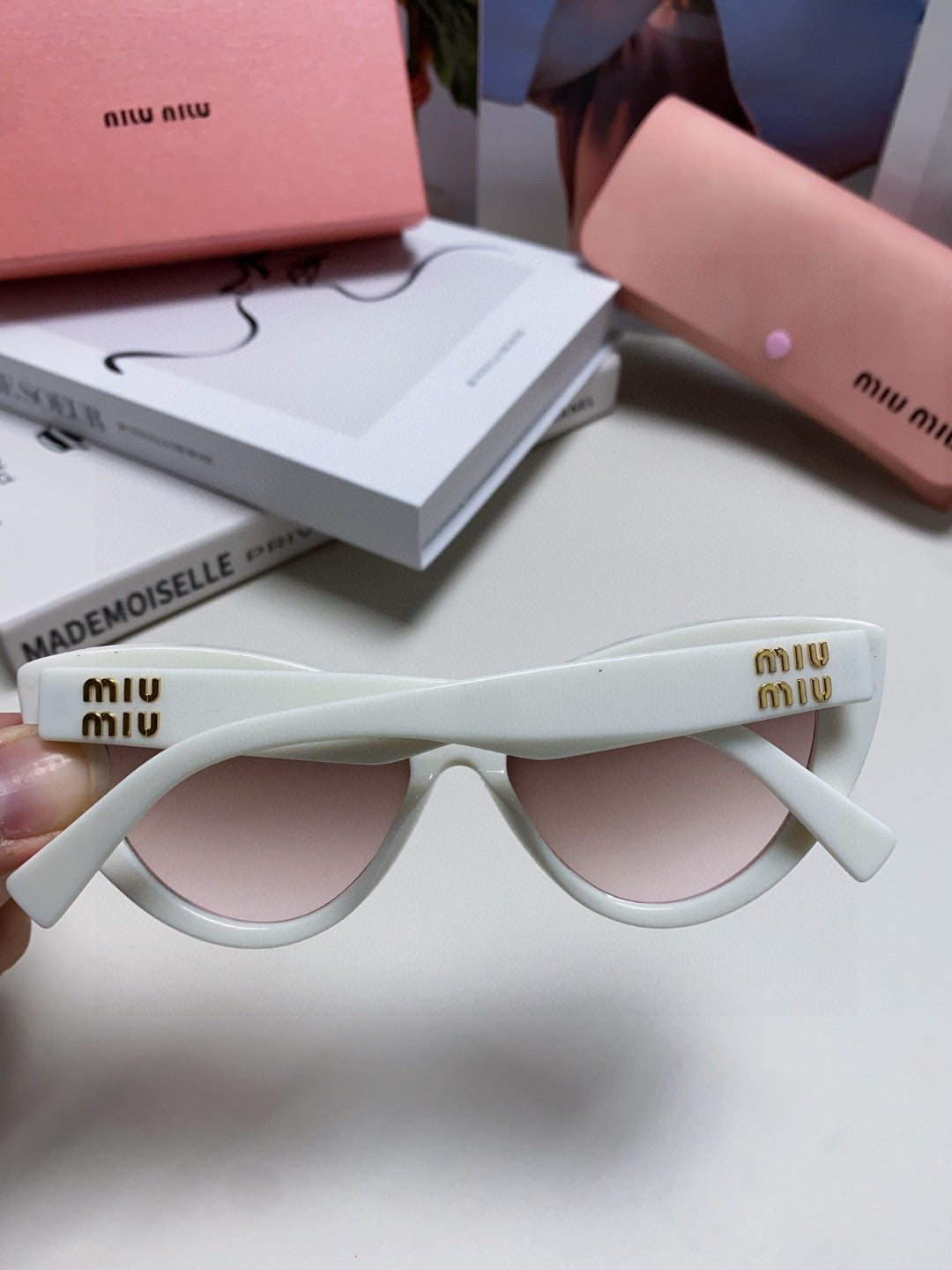 MIU MIU GLIMPSE CAT EYE SUNGLASSES 555884 IN WHITE ACETATE