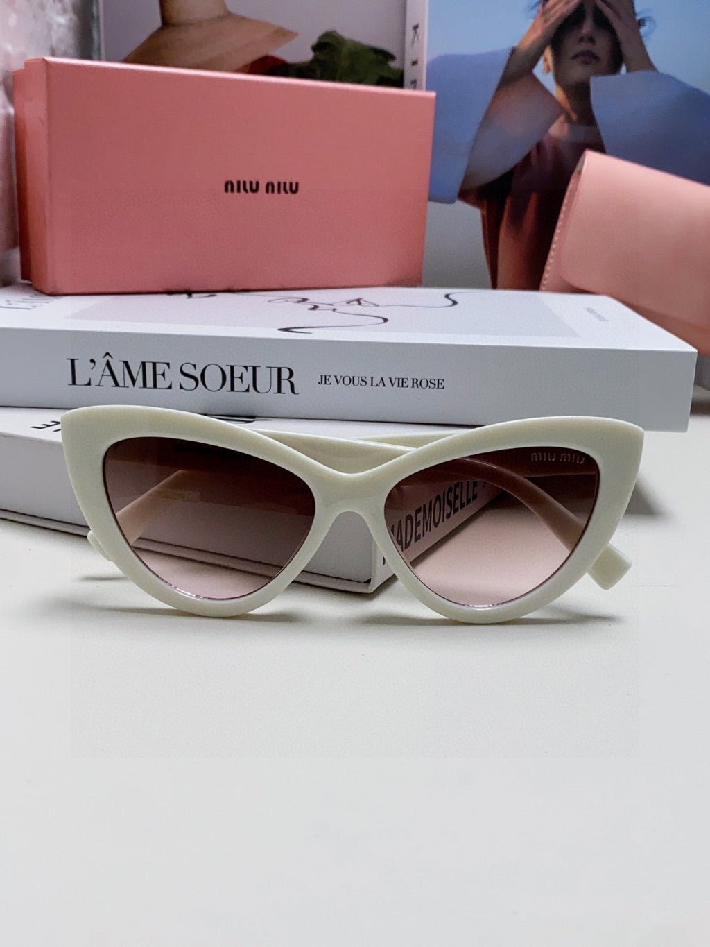 MIU MIU GLIMPSE CAT EYE SUNGLASSES 555884 IN WHITE ACETATE