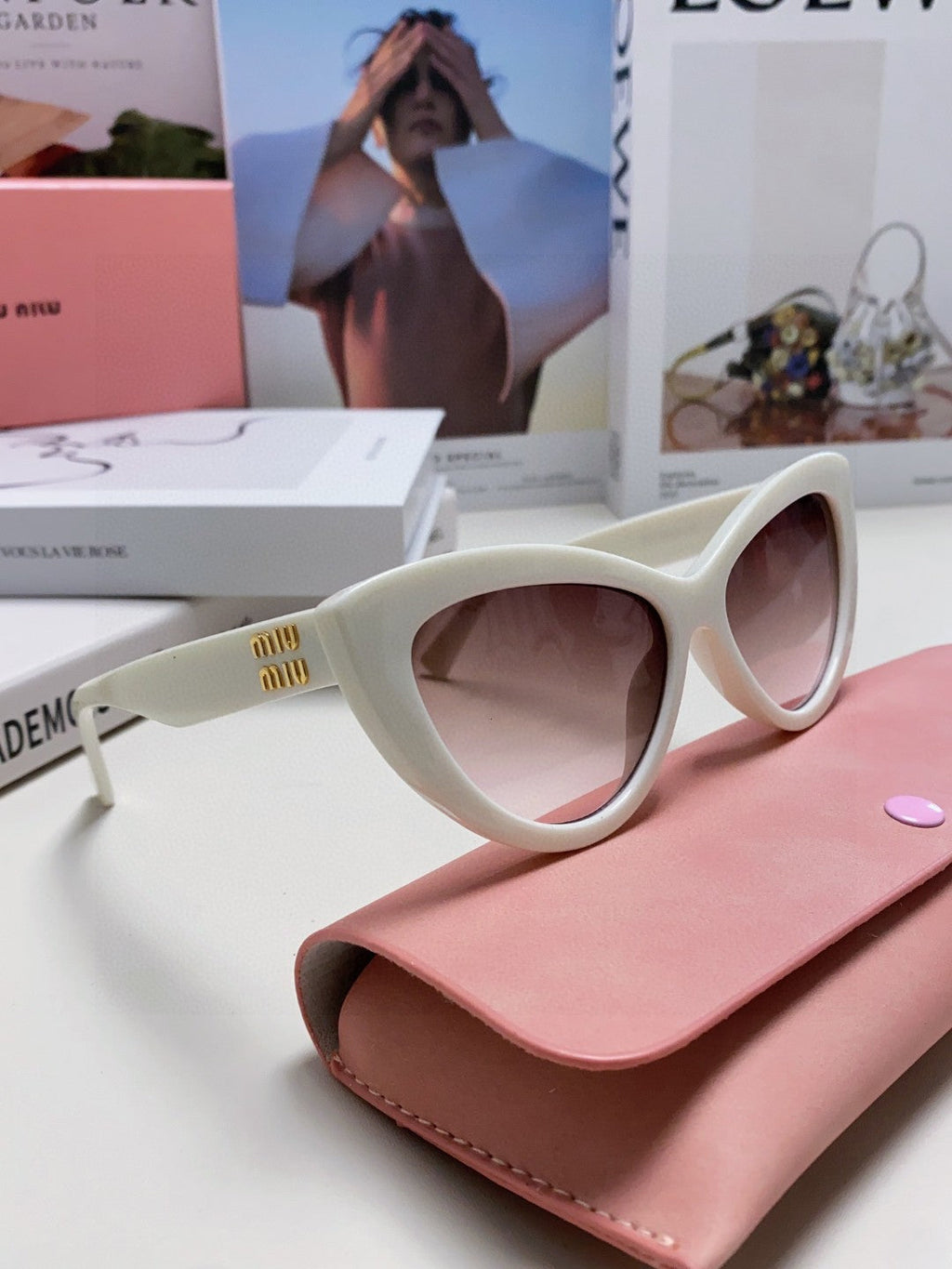 MIU MIU GLIMPSE CAT EYE SUNGLASSES 555884 IN WHITE ACETATE