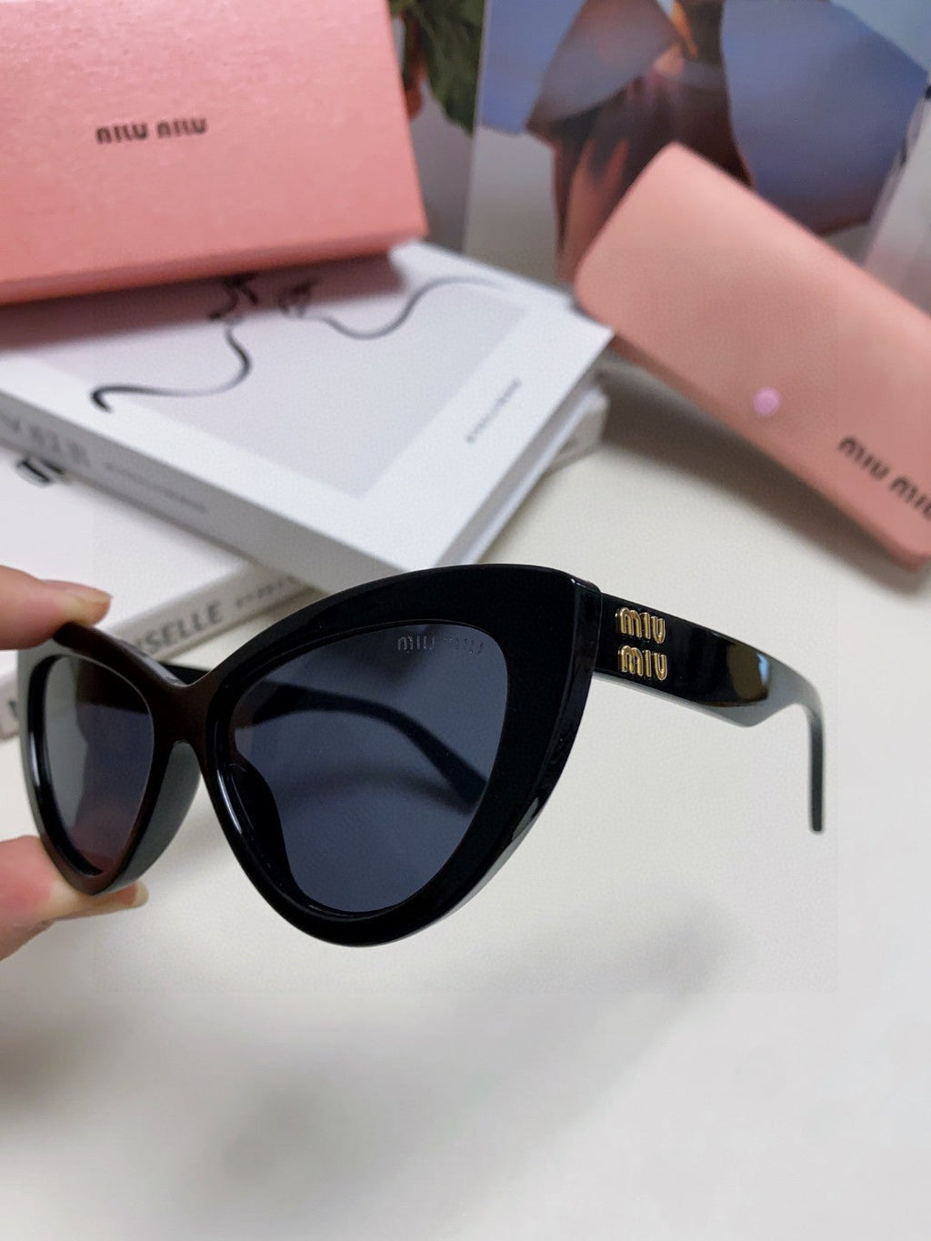 MIU MIU GLIMPSE CAT EYE SUNGLASSES 555886 IN BLACK ACETATE