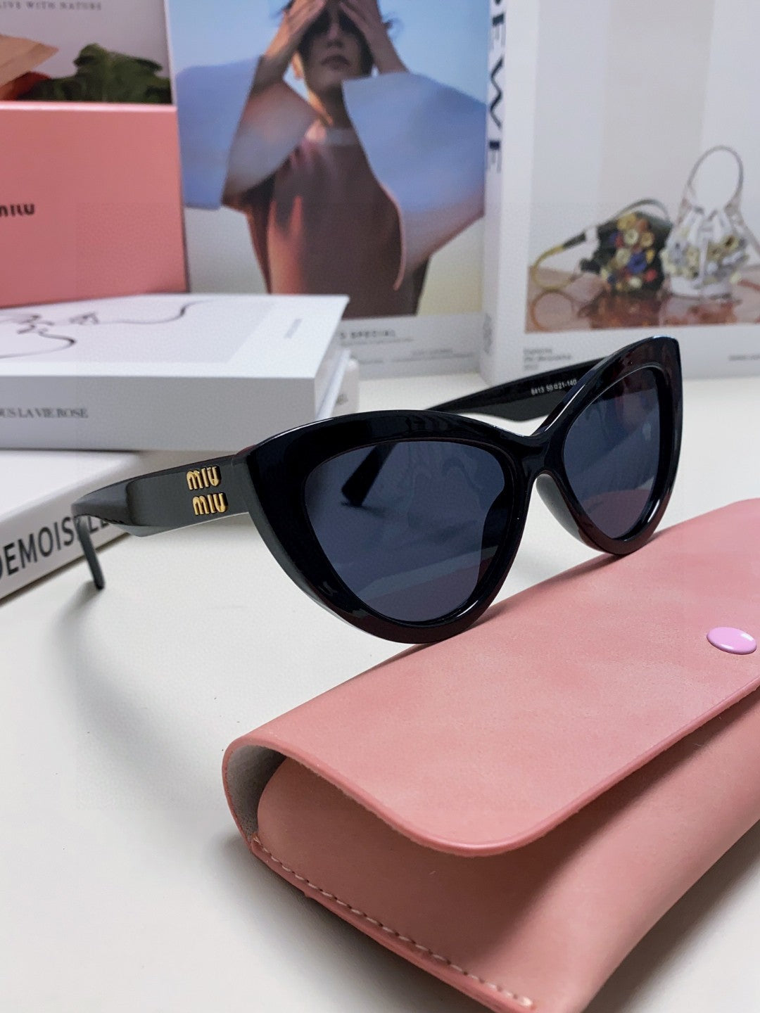 MIU MIU GLIMPSE CAT EYE SUNGLASSES 555886 IN BLACK ACETATE