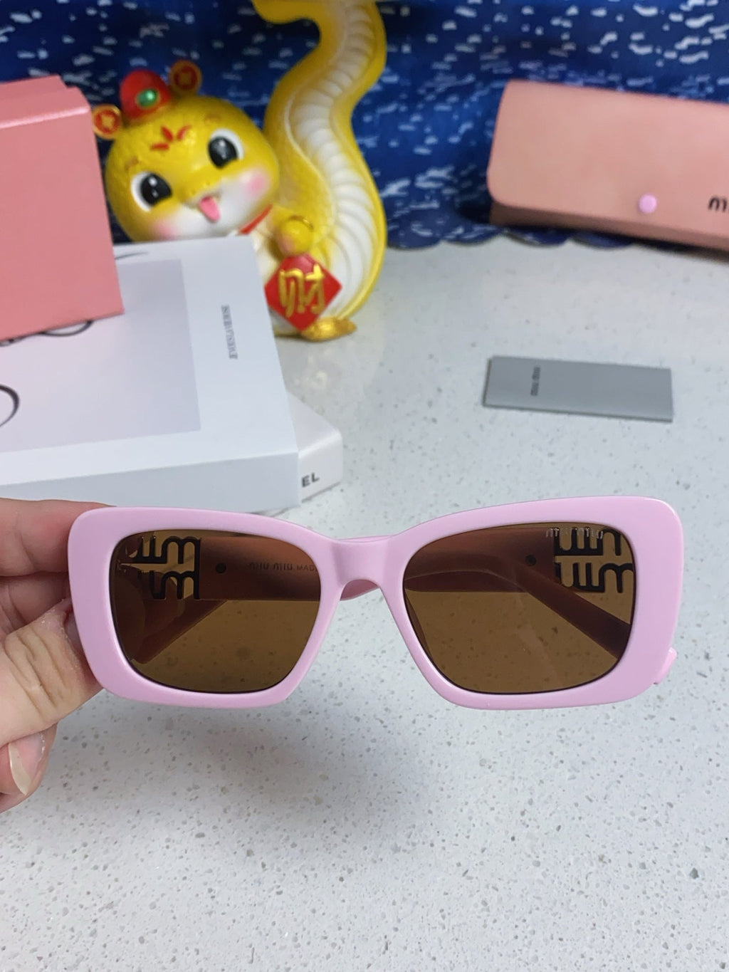 MIU MIU GLIMPSE SUNGLASSES 558345 IN PINK ACETATE GOLD EMBOSSED LOGO