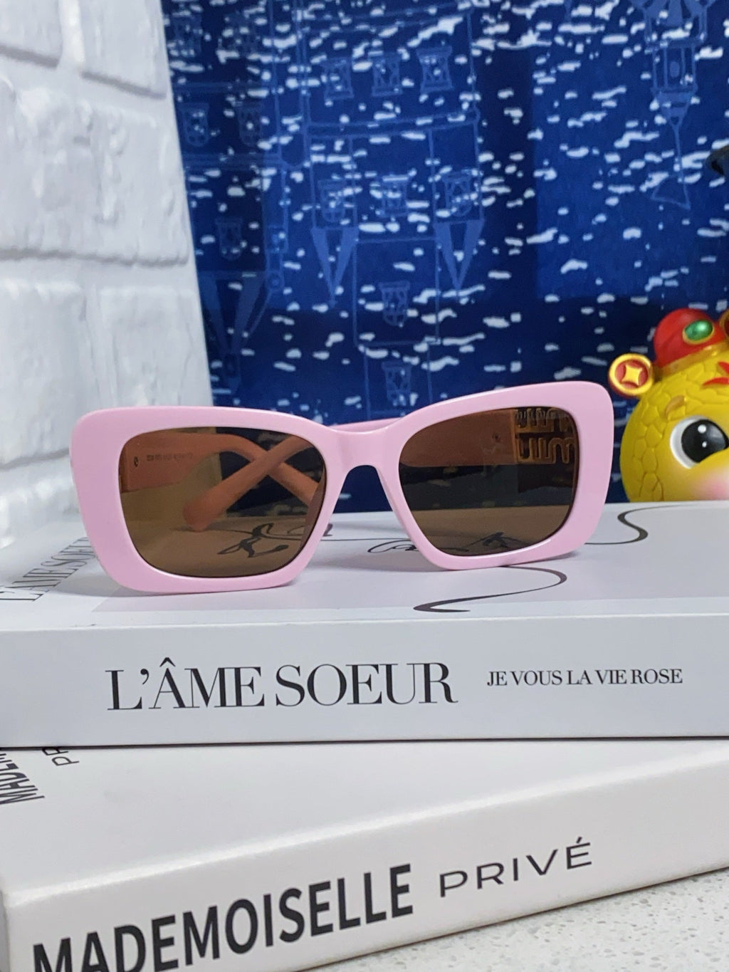 MIU MIU GLIMPSE SUNGLASSES 558345 IN PINK ACETATE GOLD EMBOSSED LOGO