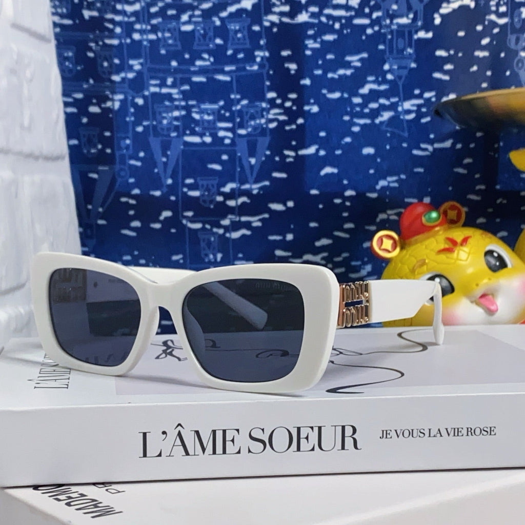 MIU MIU GLIMPSE SUNGLASSES 558346 IN WHITE ACETATE GOLD EMBOSSED LOGO