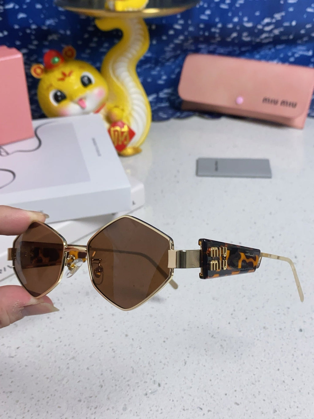 MIU MIU LOGO SUNGLASSES 560865 IN HAVANA ACETATE GOLD METAL BROWN LENS