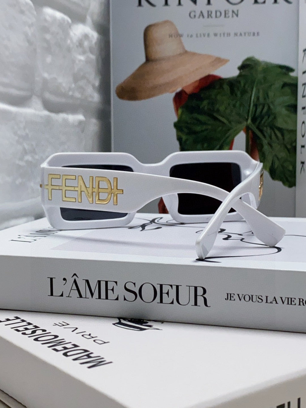 FENDI EMBOSSED LOGO DIAGONAL RECTANGULAR SUNGLASSES 563312 IN ACETATE