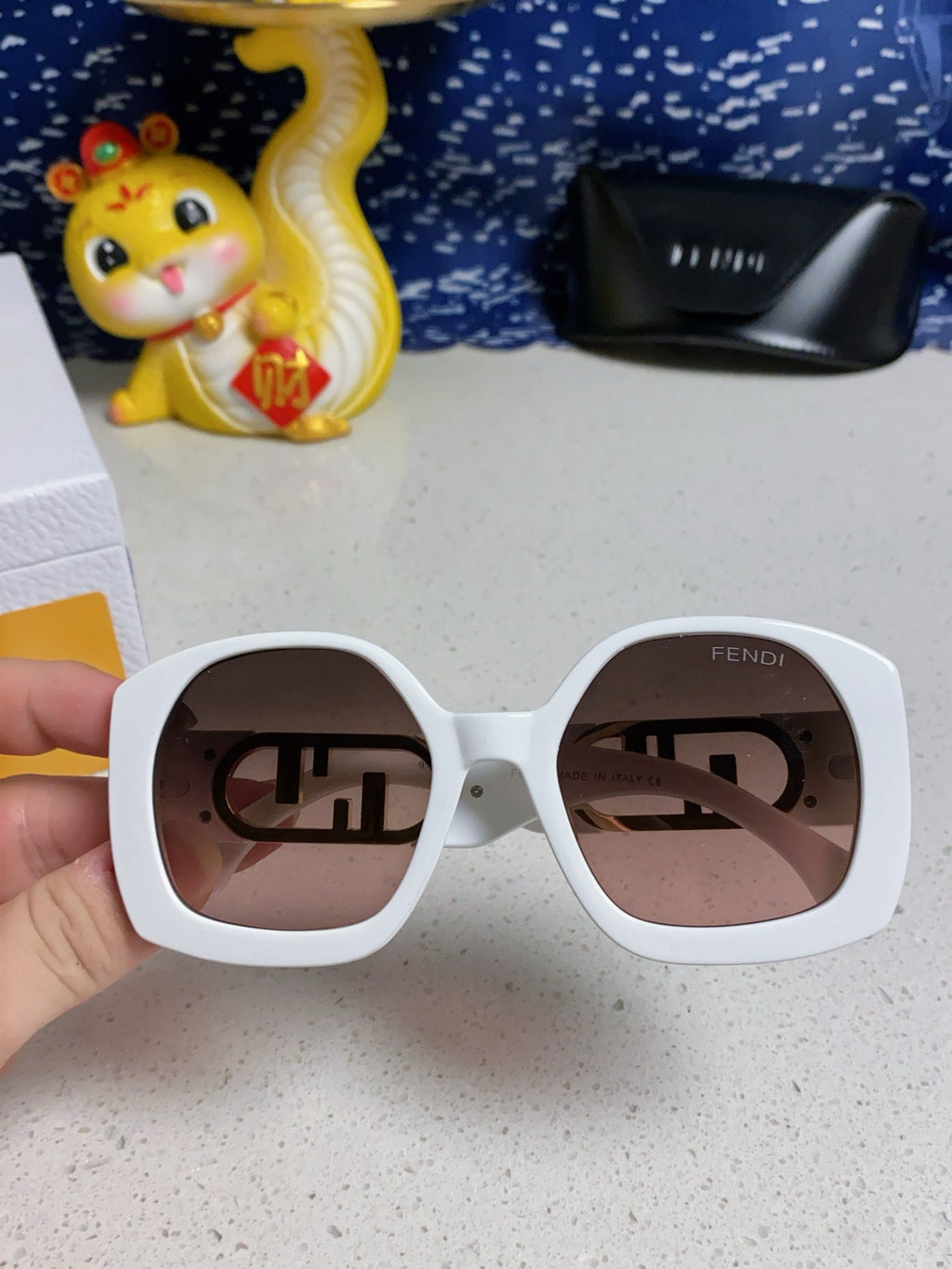 FENDI OVERSIZES FF DIAMONDS SQUARE SUNGLASSES 563315 IN ACETATE
