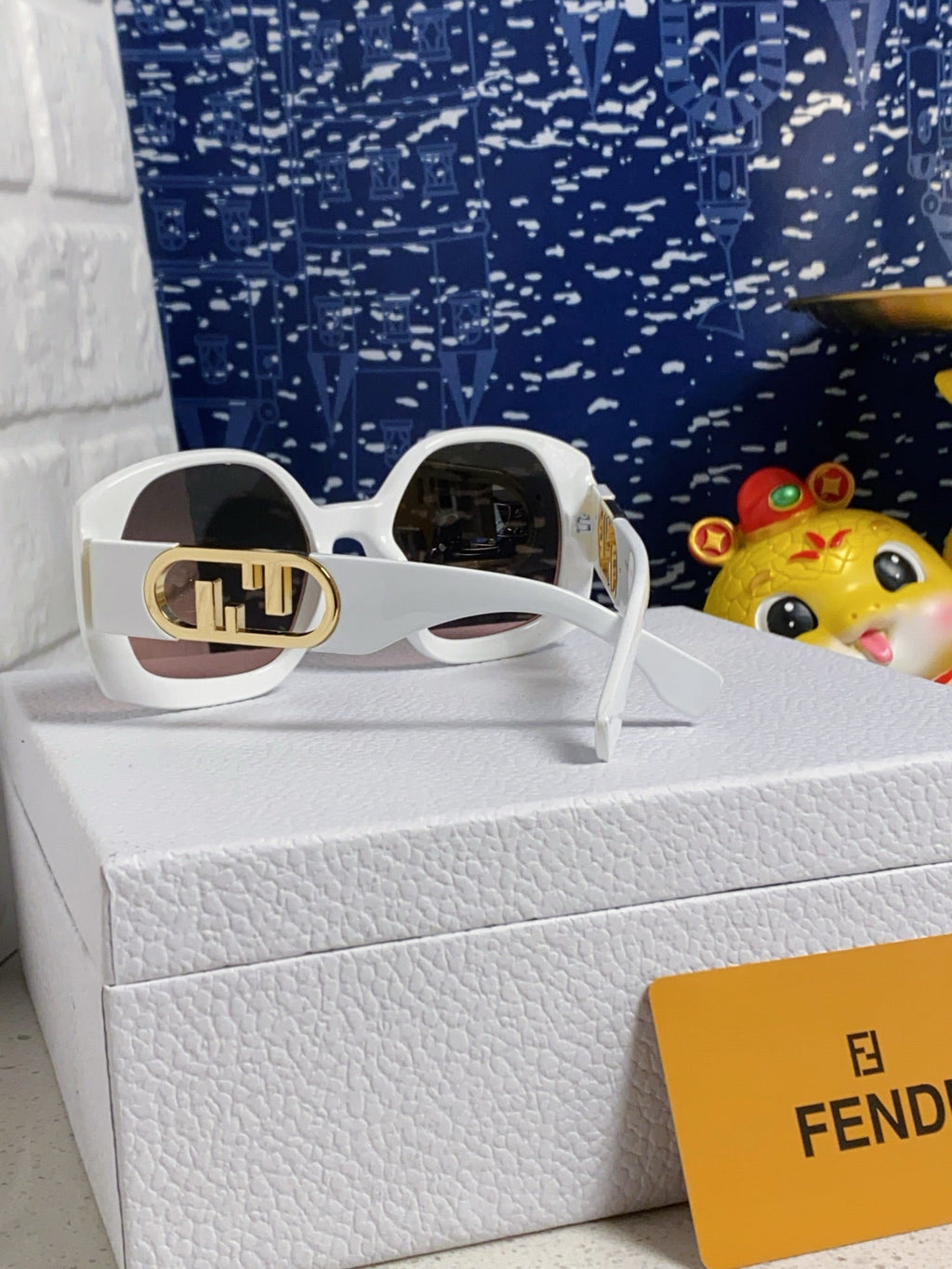 FENDI OVERSIZES FF DIAMONDS SQUARE SUNGLASSES 563315 IN ACETATE