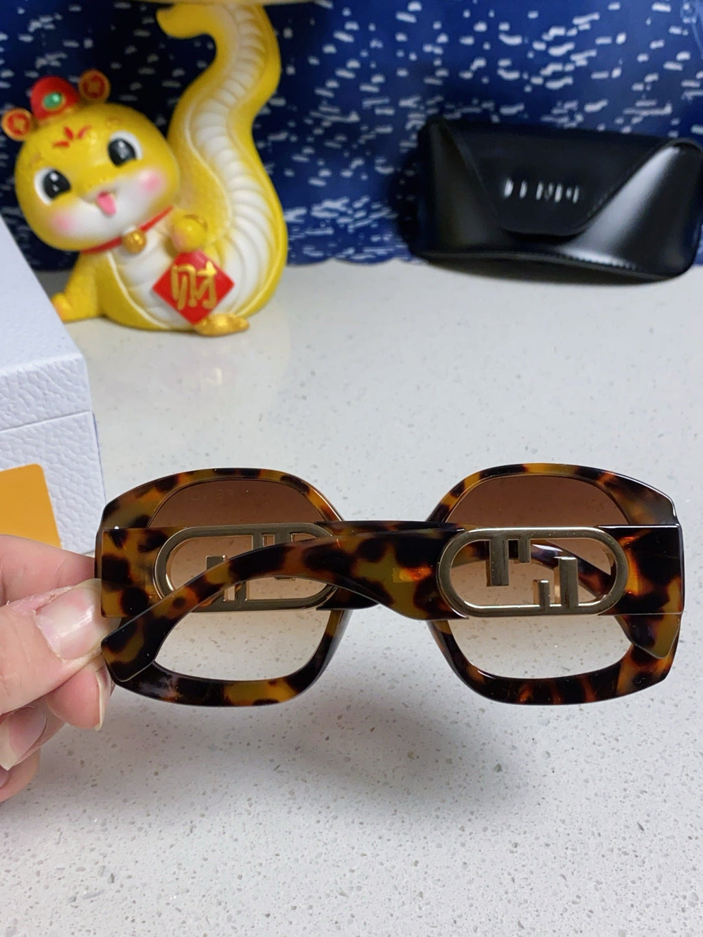 FENDI OVERSIZES FF DIAMONDS SQUARE SUNGLASSES 563315 IN ACETATE