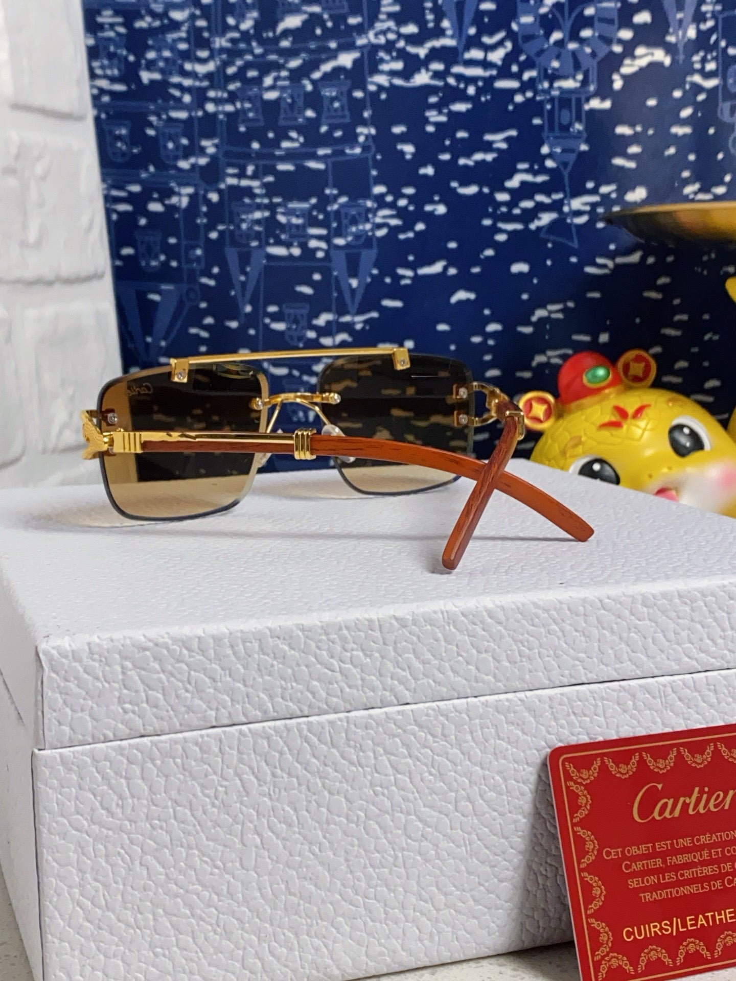 CARTIER PANTHÈRE SQUARE FRAME SUNGLASSES 559671 IN METAL AND WOODEN