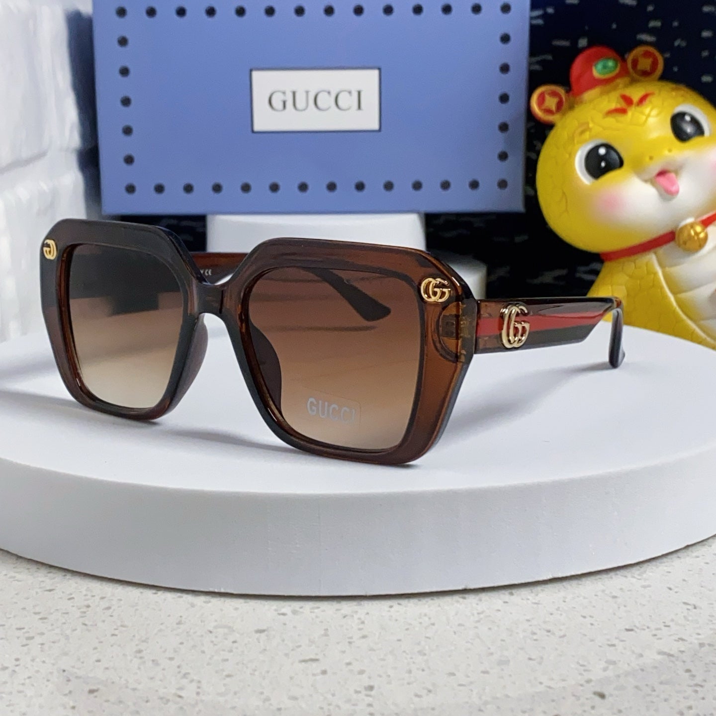 GUCCI GG EMBOSSED LOGO SQUARE FRAME SUNGLASSES 563171 IN ACETATE
