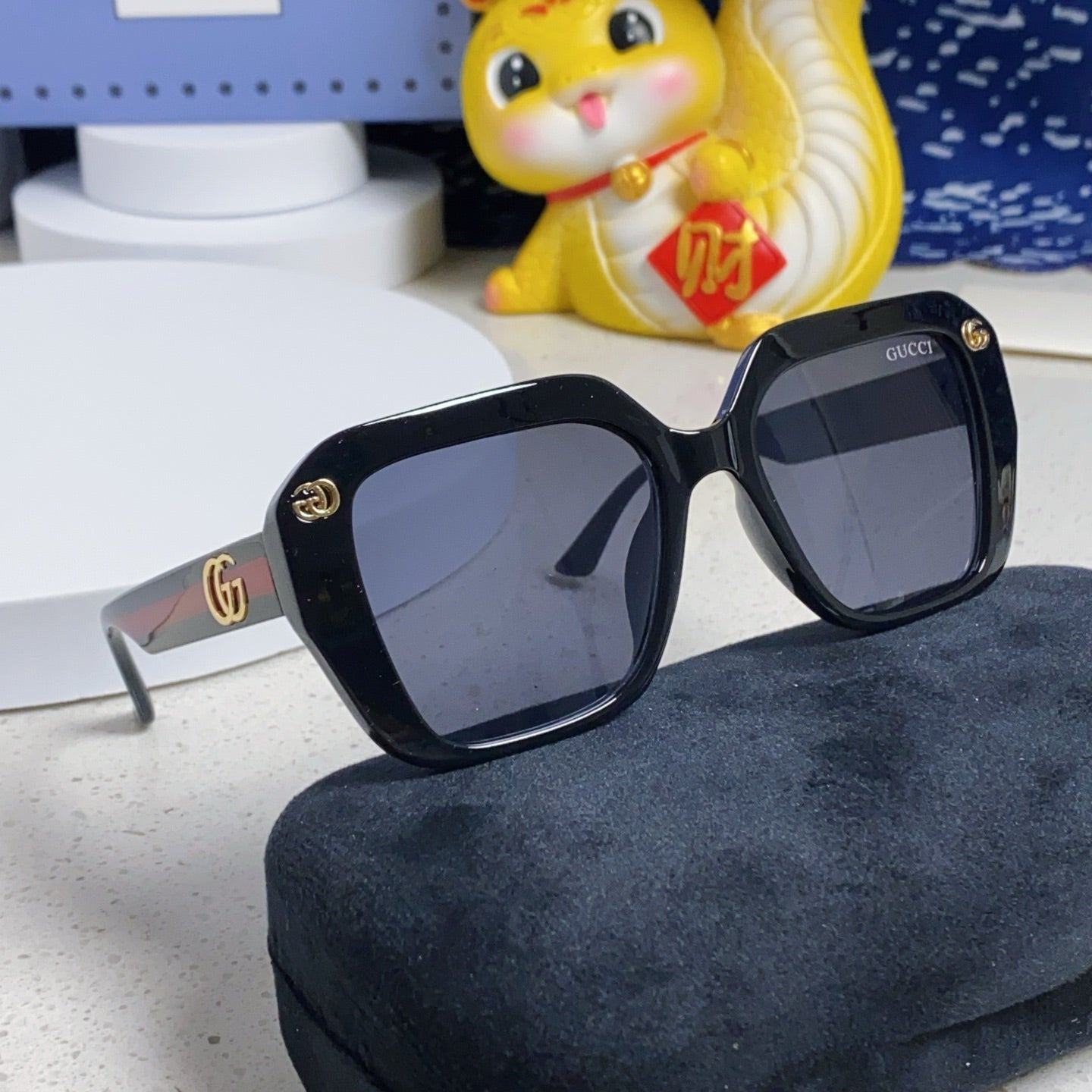 GUCCI GG EMBOSSED LOGO SQUARE FRAME SUNGLASSES 563171 IN ACETATE