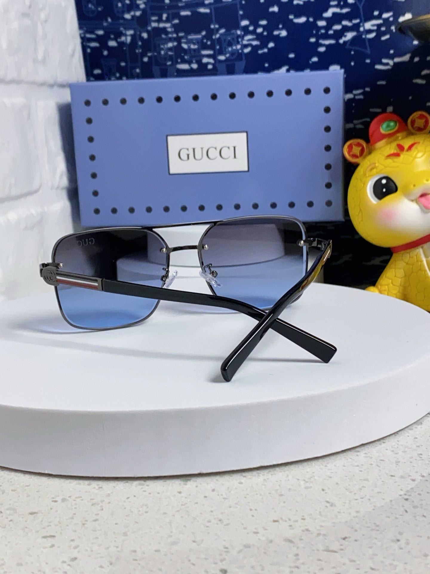 GUCCI SQUARE FRAME SUNGLASSES 563175 IN METAL