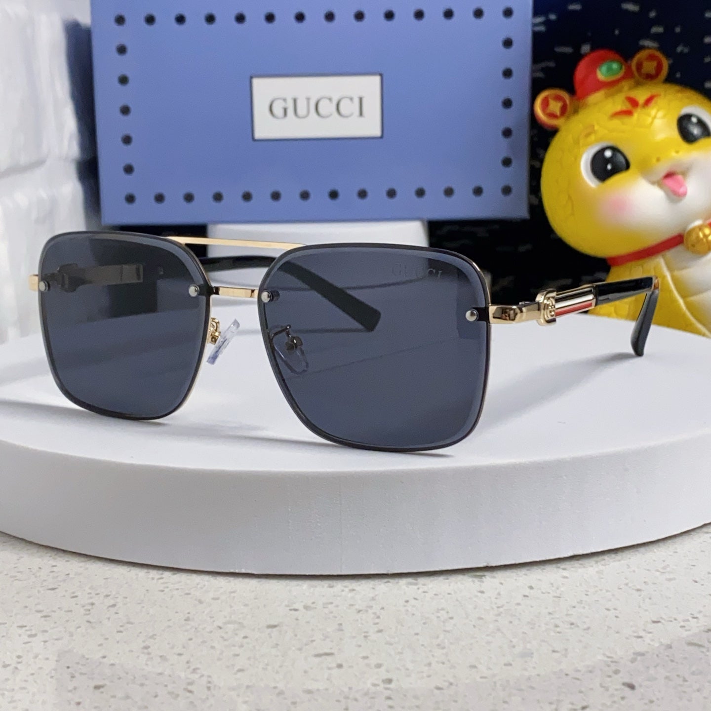 GUCCI SQUARE FRAME SUNGLASSES 563175 IN METAL