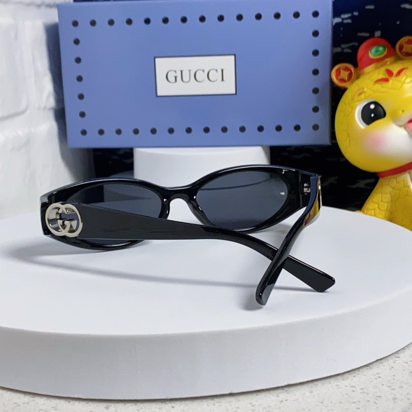 GUCCI OVAL FRAME SUNGLASSES GG1662SA IN ACETATE