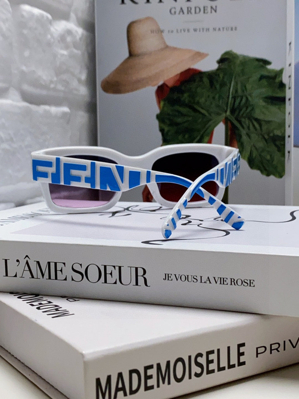 FENDI ROMA EMBOSSED RECTANGULAR FRAME SUNGLASSES 527221 IN ACETATE