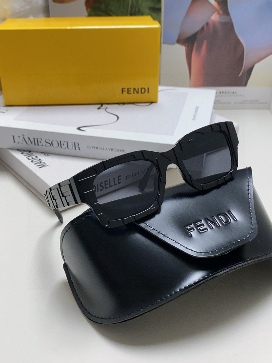 FENDI ROMA EMBOSSED RECTANGULAR FRAME SUNGLASSES 527221 IN ACETATE