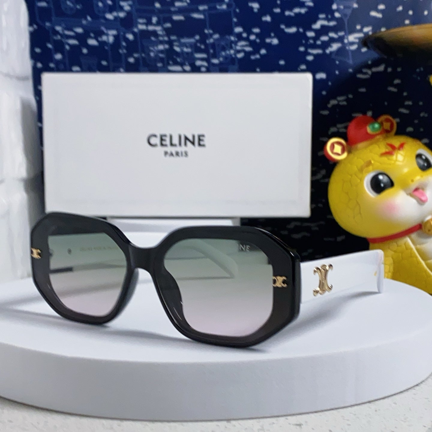 CELINE TRIOMPHE SQUARE SUNGLASSES 566739 IN BLACK AND WHITE ACETATE