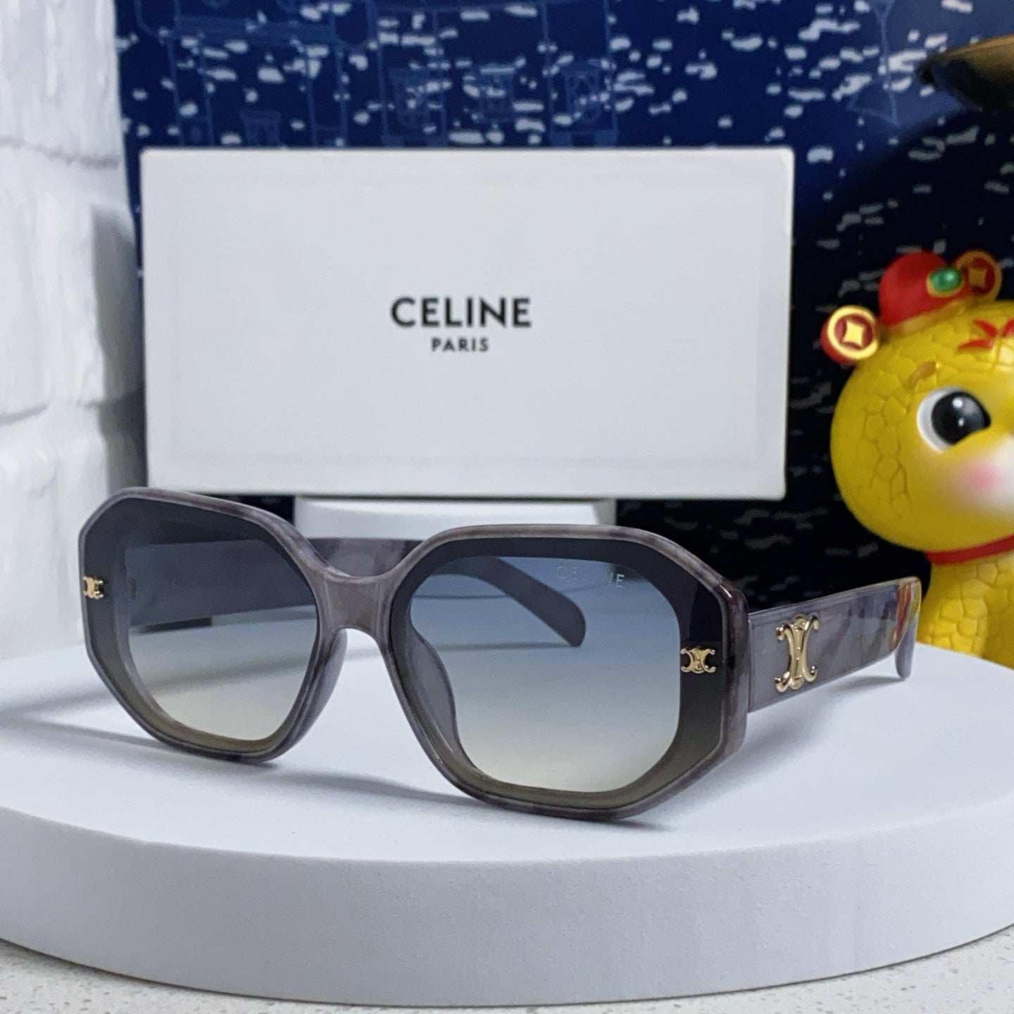 CELINE TRIOMPHE SQUARE SUNGLASSES 566740 IN MARBLED EFFECT ACETATE