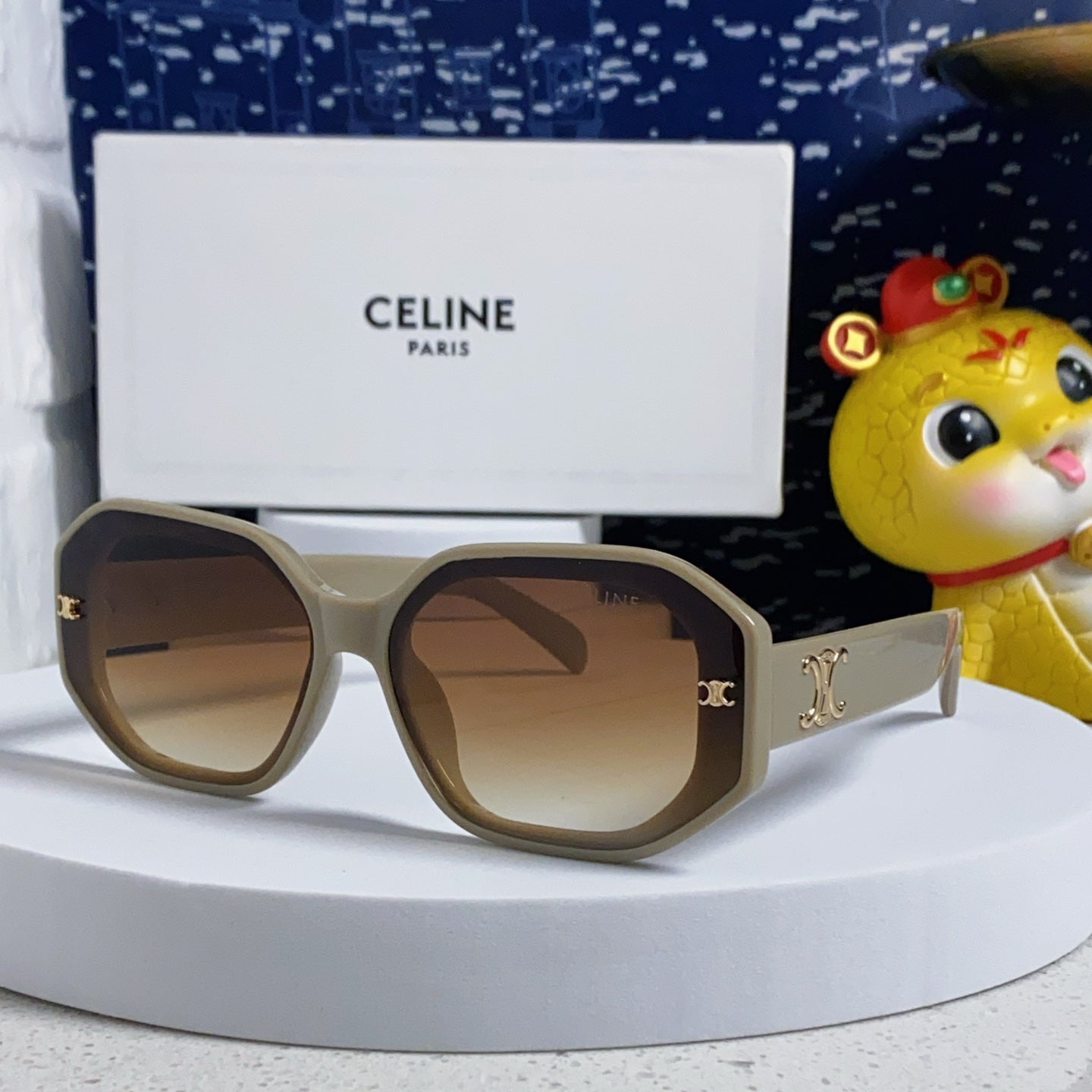 CELINE TRIOMPHE SQUARE SUNGLASSES 566741 IN IVORY ACETATE