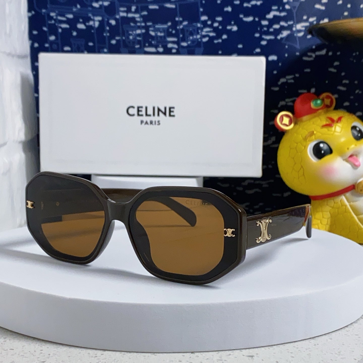 CELINE TRIOMPHE SQUARE SUNGLASSES 566742 IN CAMEL ACETATE