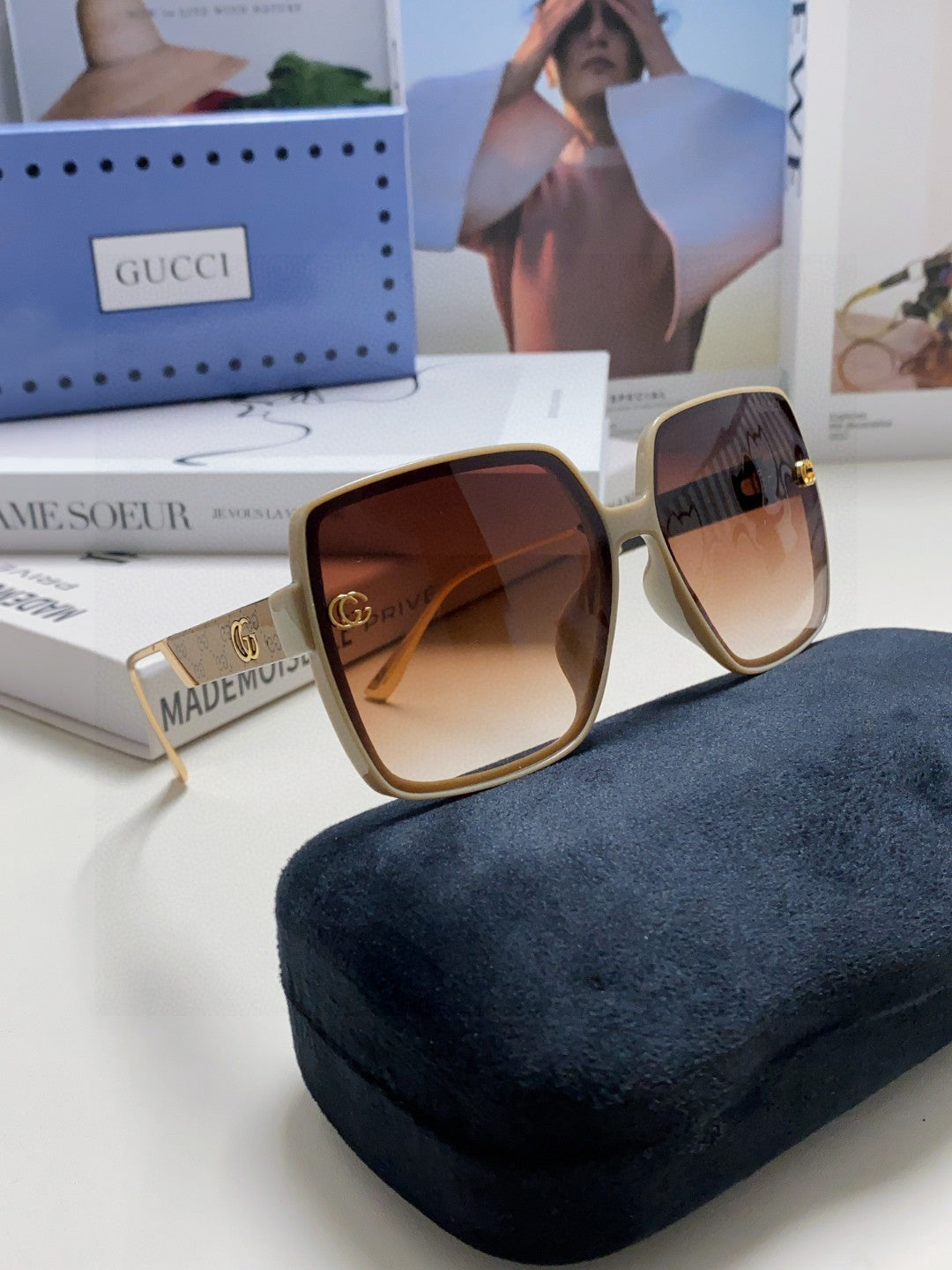 GUCCI SQUARE FRAME SUNGLASSES 567447 IN ACETATE