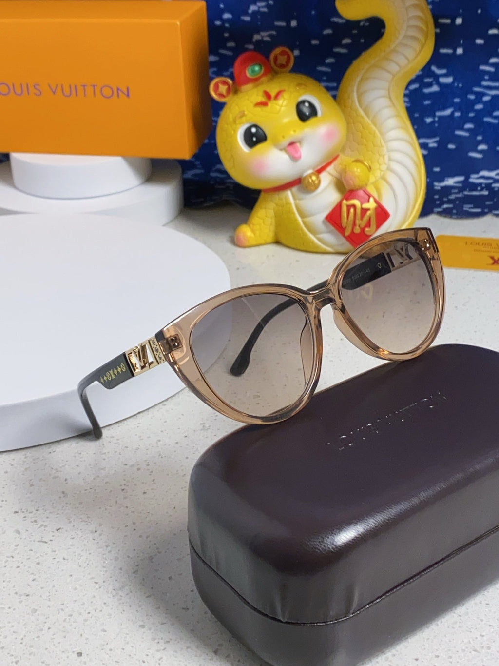 LOUIS VUITTON CAT EYE SUNGLASSES 567468 IN BROWN CLEAR ACETATE
