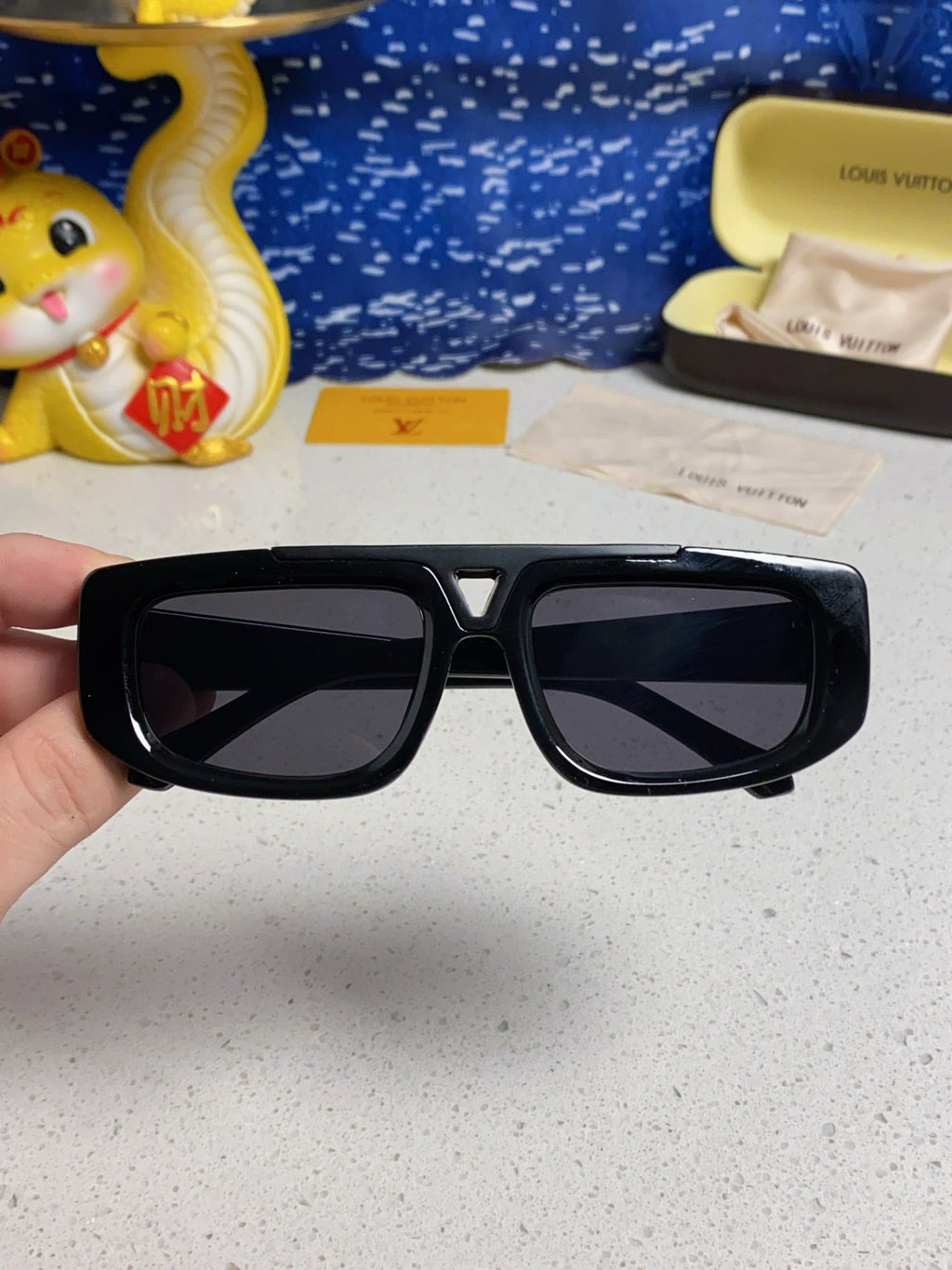 LOUIS VUITTON CLASH PILOT SUNGLASSES 567481 IN BLACK ACTETE