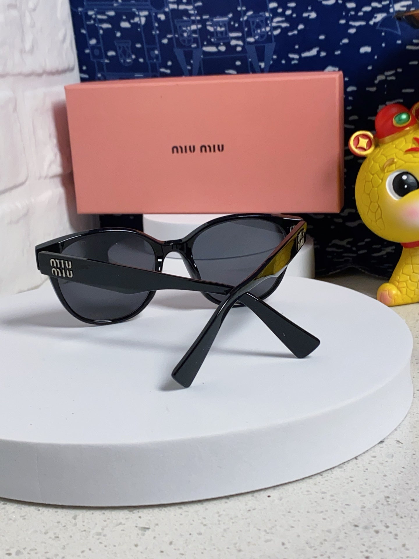 MIU MIU RUNWAY SUNGLASSES 567504 IN BLACK ACETATE SILVER LOGO BLACK LENSES