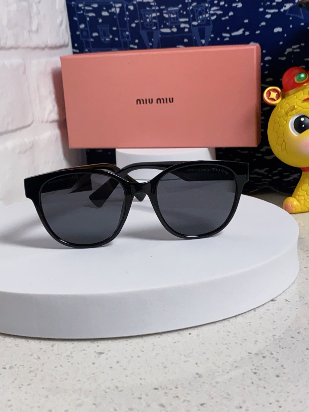 MIU MIU RUNWAY SUNGLASSES 567505 IN BLACK ACETATE BLACK LENSES