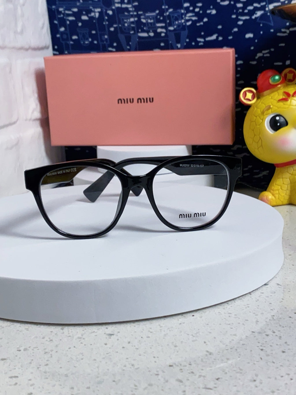 MIU MIU RUNWAY SUNGLASSES 567508 IN BLACK ACETATE GOLD LOGO
