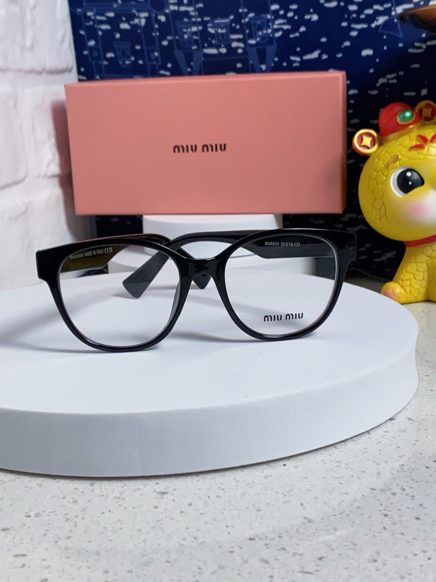 MIU MIU RUNWAY SUNGLASSES 567508 IN BLACK ACETATE GOLD LOGO