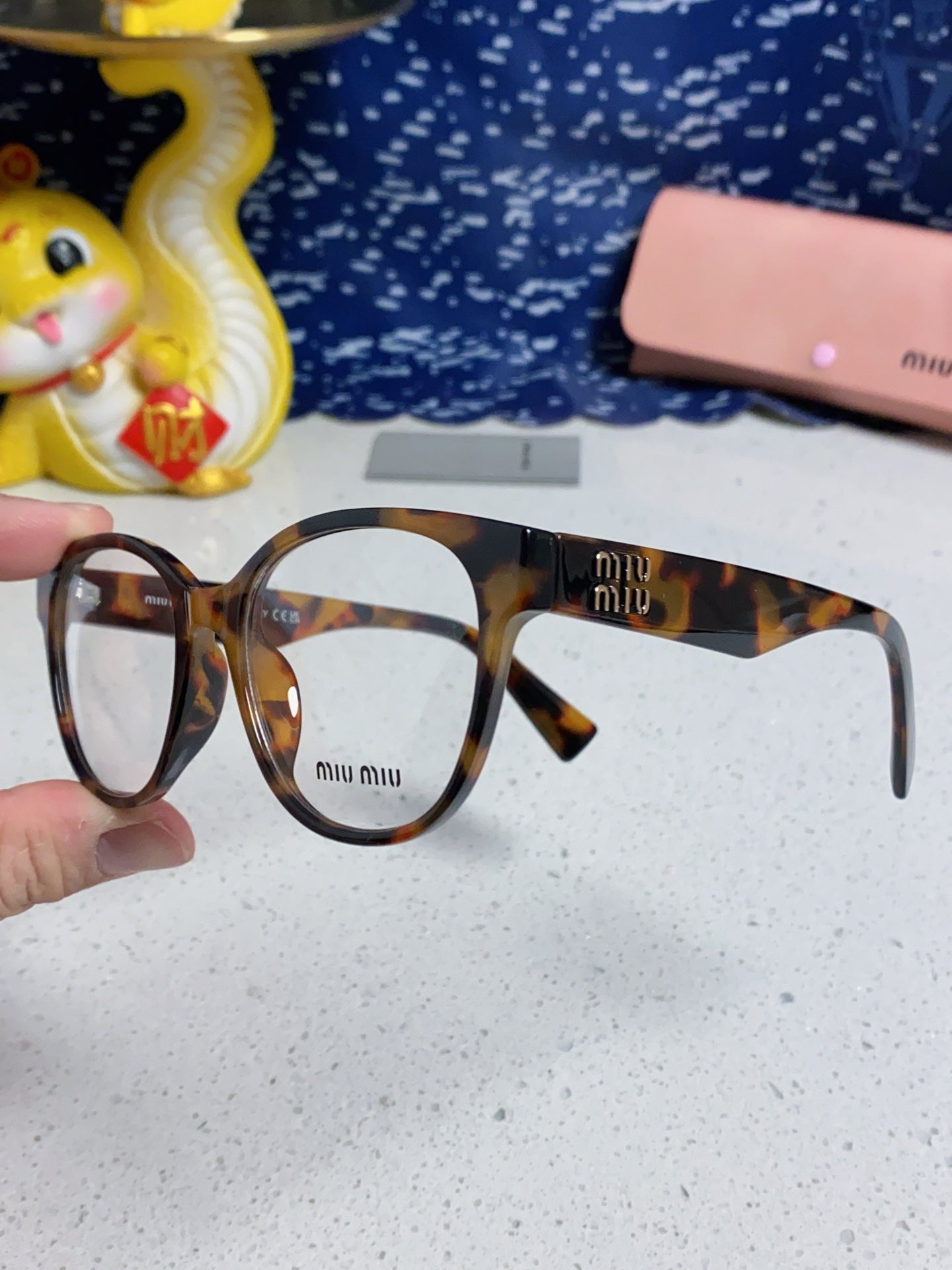 MIU MIU RUNWAY SUNGLASSES 567506 IN HAVANA ACETATE BRONZE LOGO