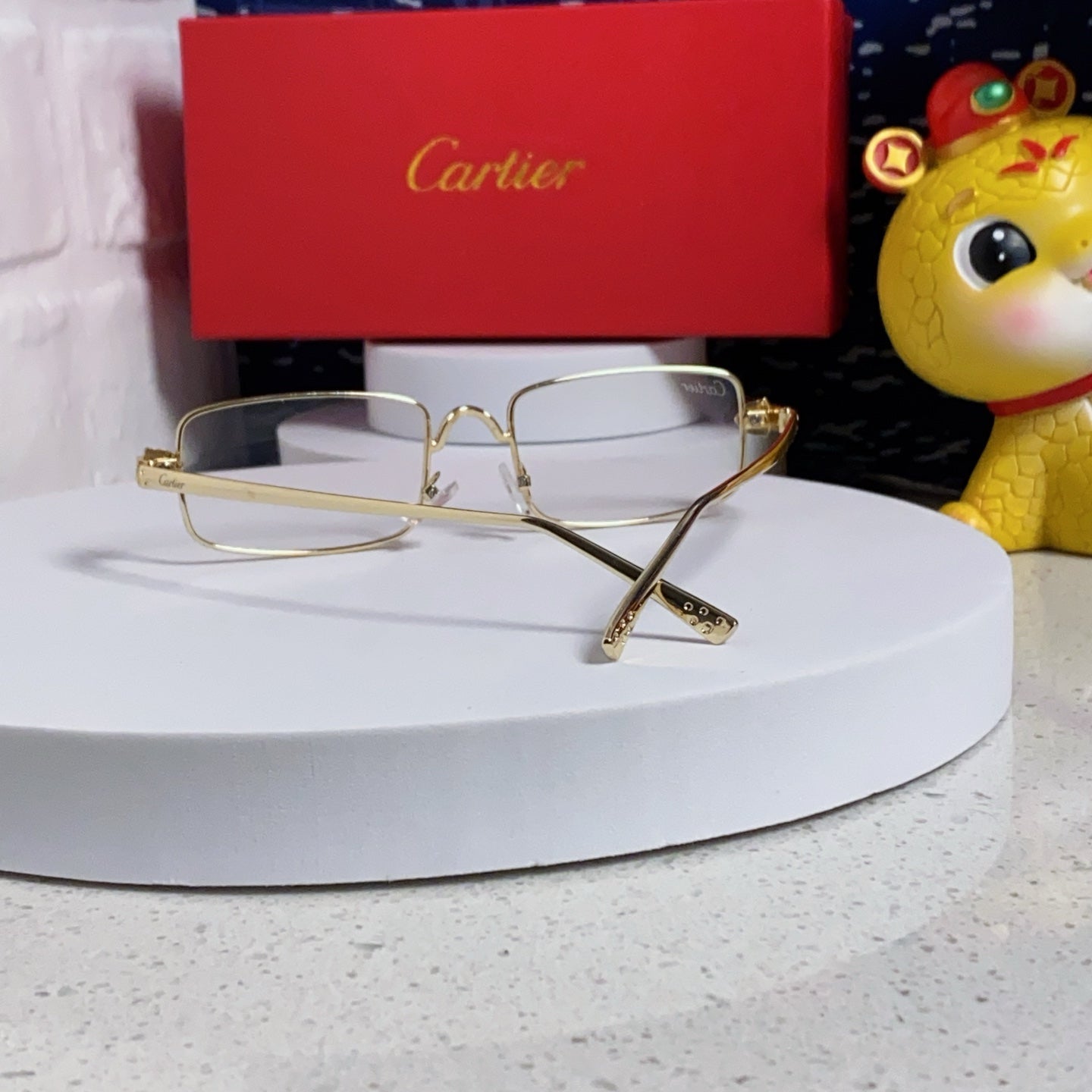 CARTIER PANTHÈRE RECTANGULAR FRAME SUNGLASSES CT0473S IN METAL