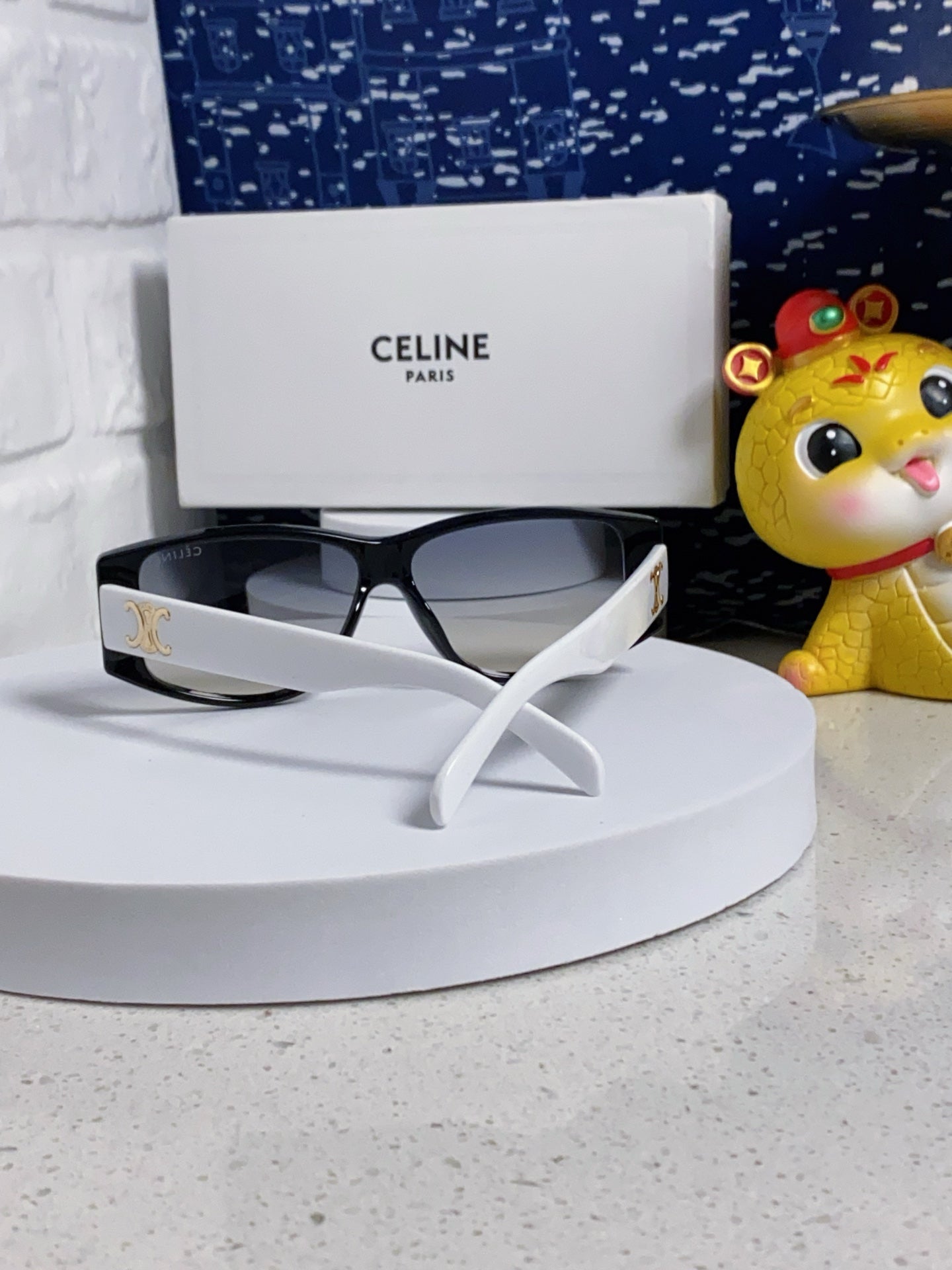 CELINE TRIOMPHE SUNGLASSES 566216 IN BLACK AND WHITE ACETATE