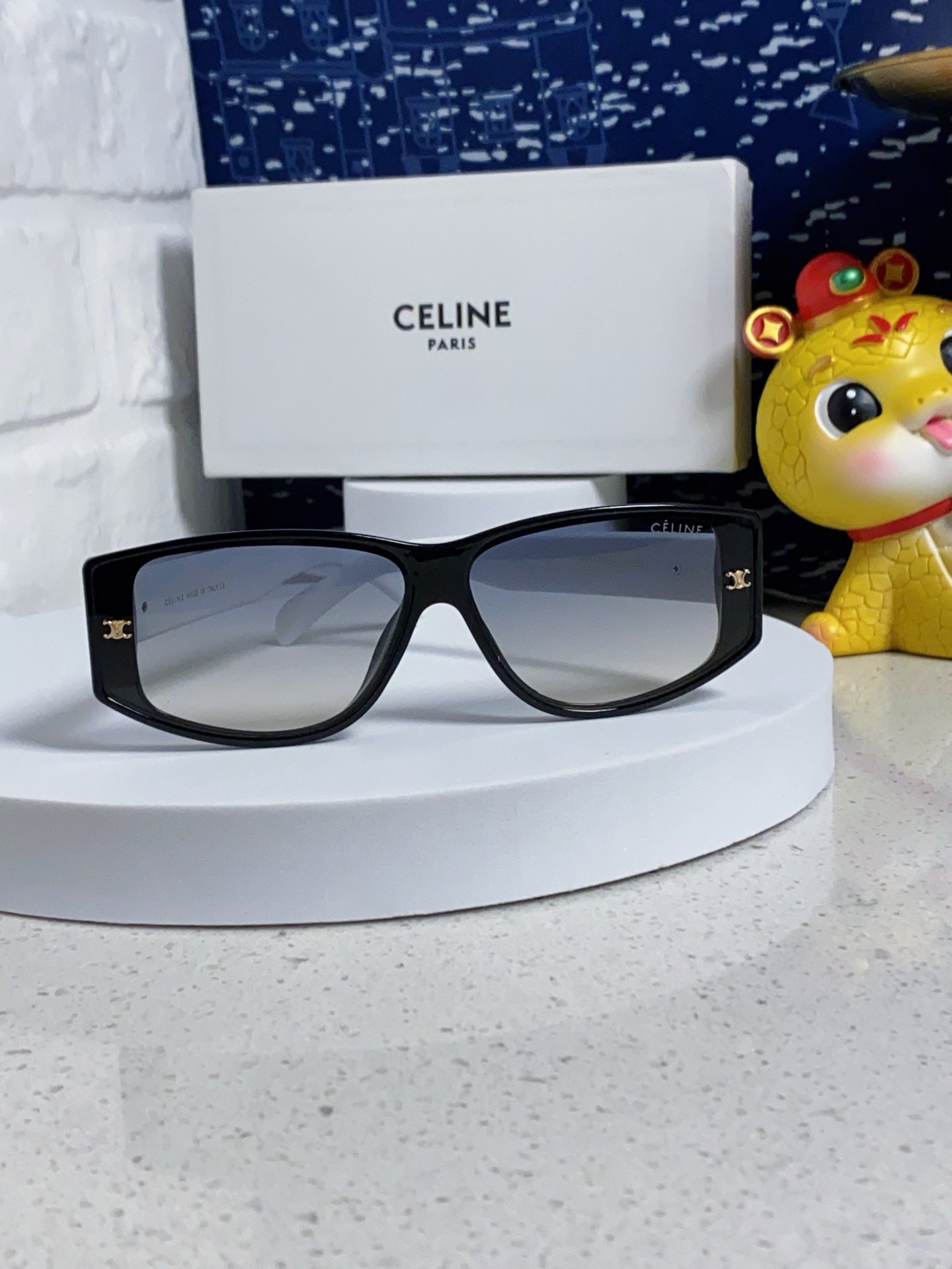 CELINE TRIOMPHE SUNGLASSES 566216 IN BLACK AND WHITE ACETATE