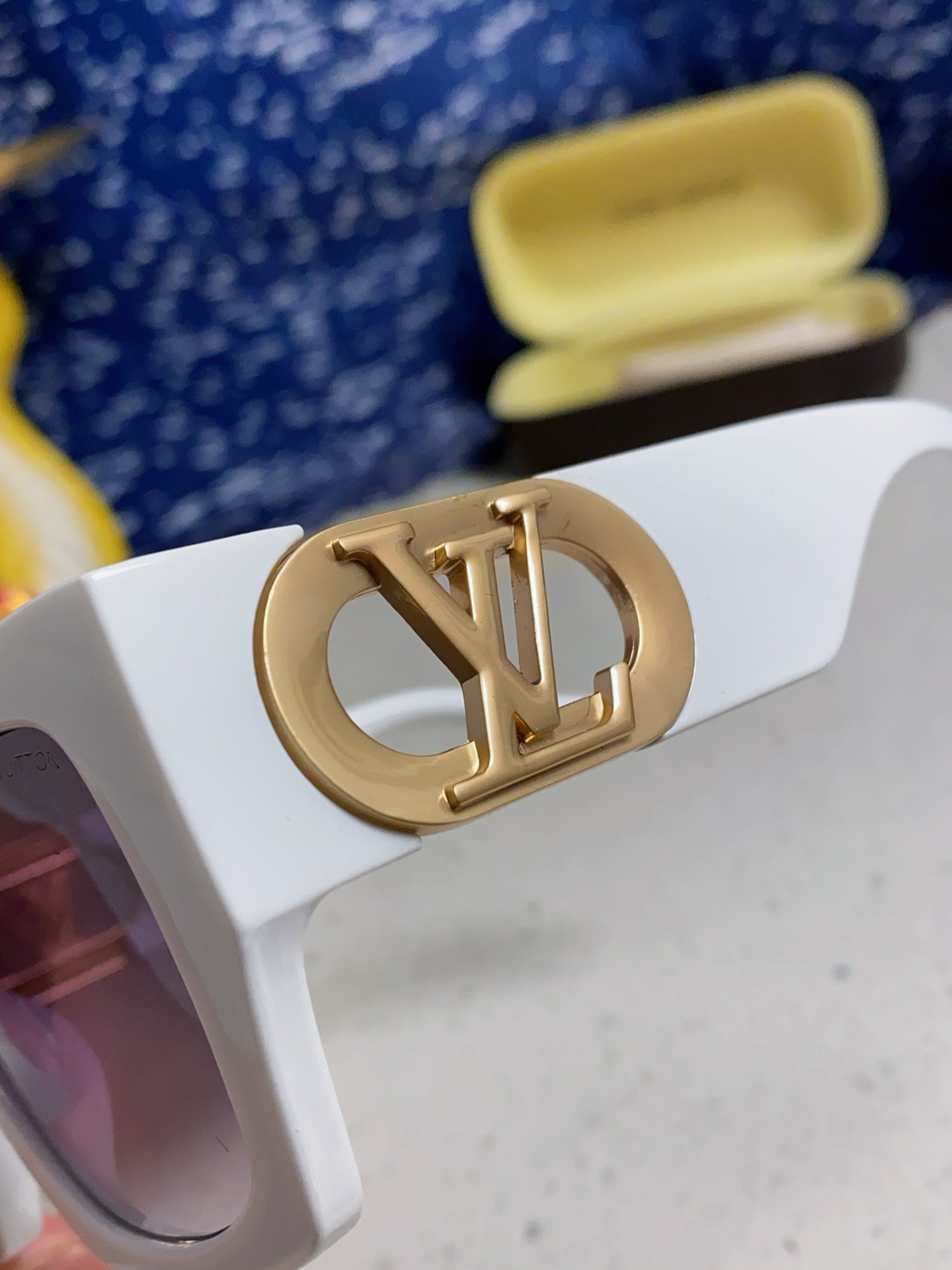 LOUIS VUITTON LINK SQUARE SUNGLASSES 570274 IN WHITE ACETATE GOLD LOGO
