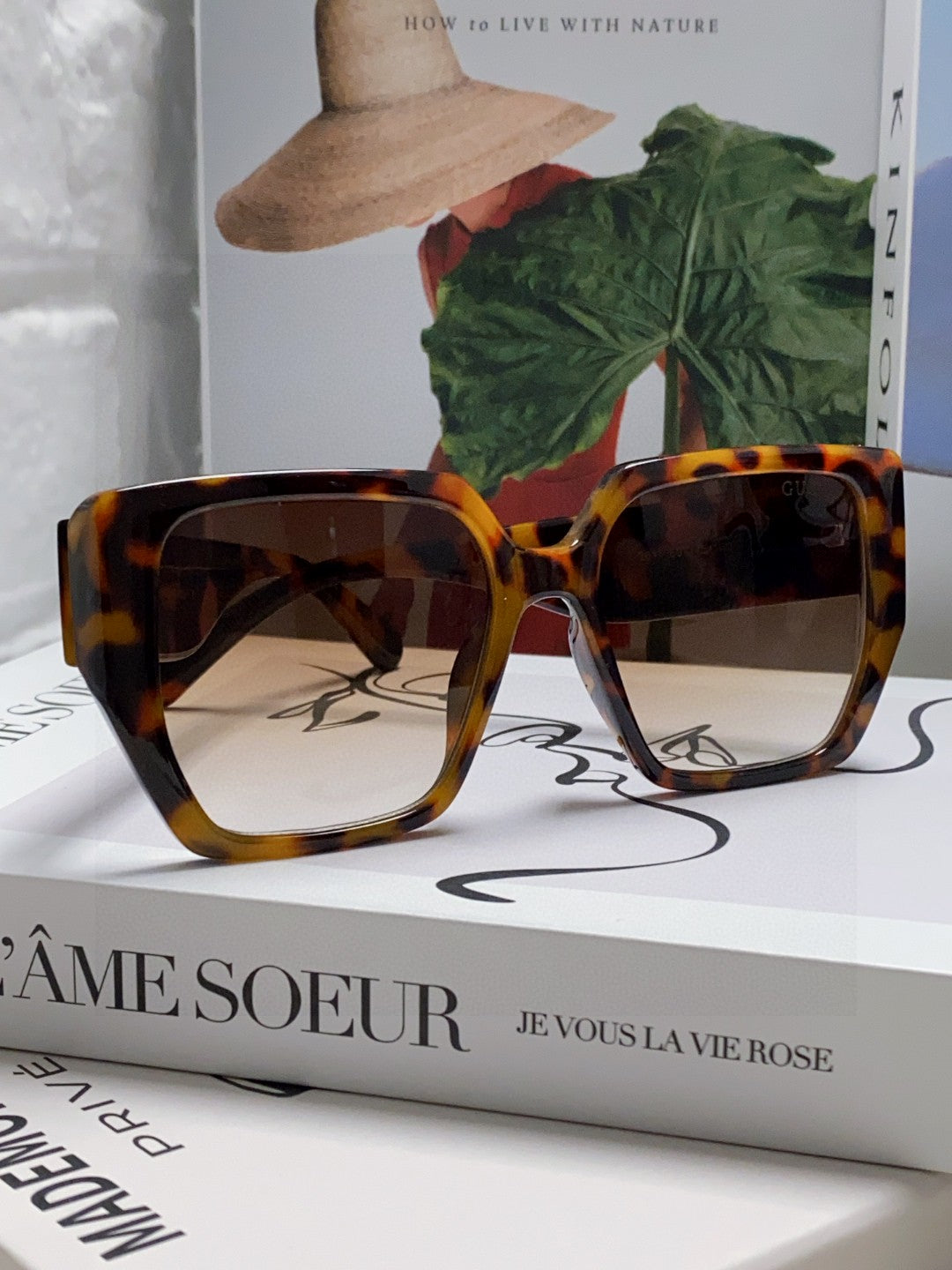 GUCCI SQUARE FRAME SUNGLASSES 570209 IN ACETATE