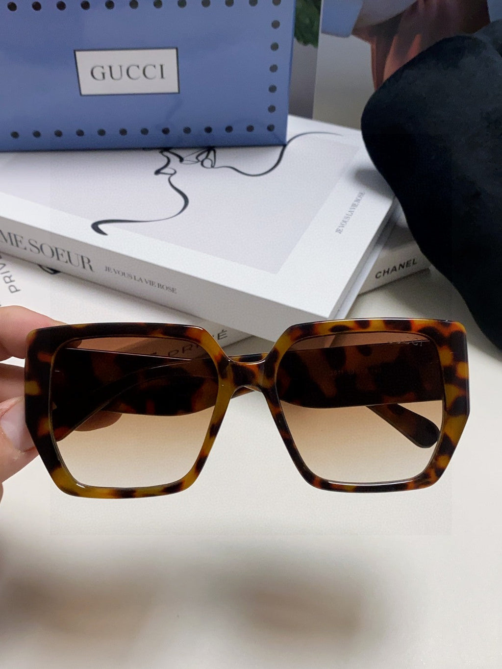 GUCCI SQUARE FRAME SUNGLASSES 570209 IN ACETATE