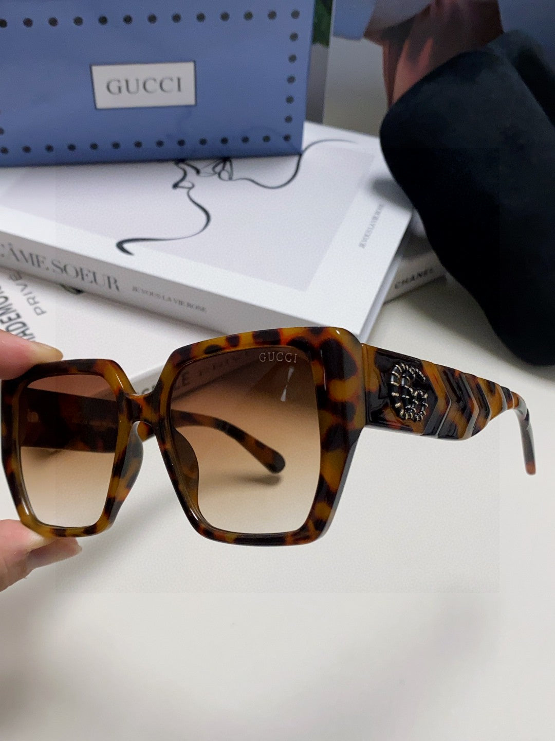 GUCCI SQUARE FRAME SUNGLASSES 570209 IN ACETATE