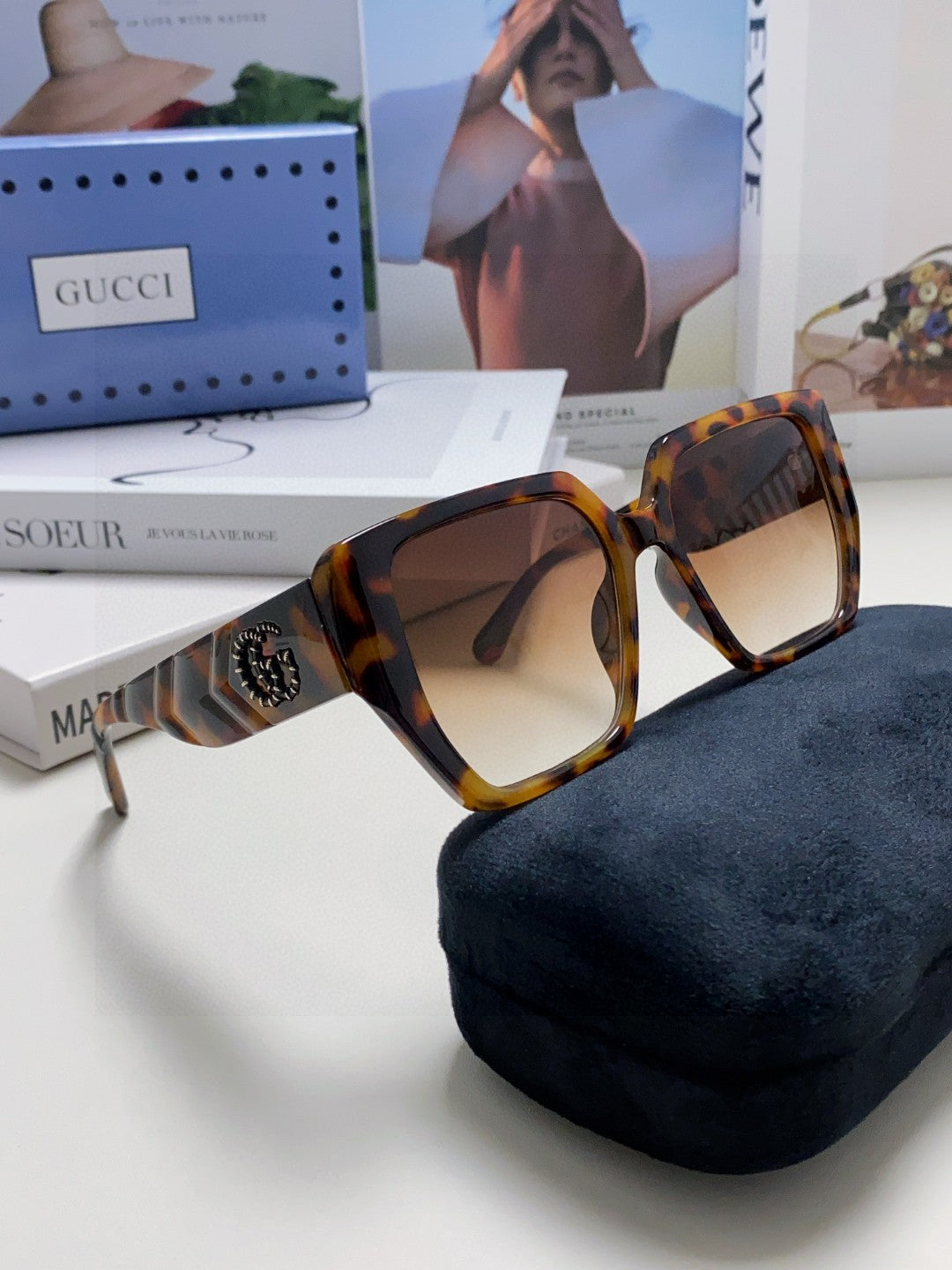 GUCCI SQUARE FRAME SUNGLASSES 570209 IN ACETATE