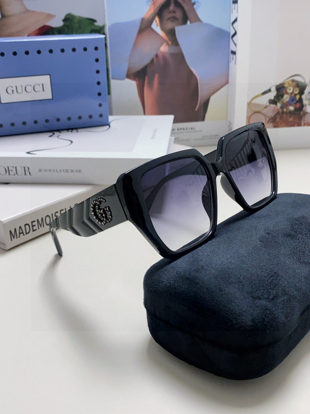 GUCCI SQUARE FRAME SUNGLASSES 570209 IN ACETATE