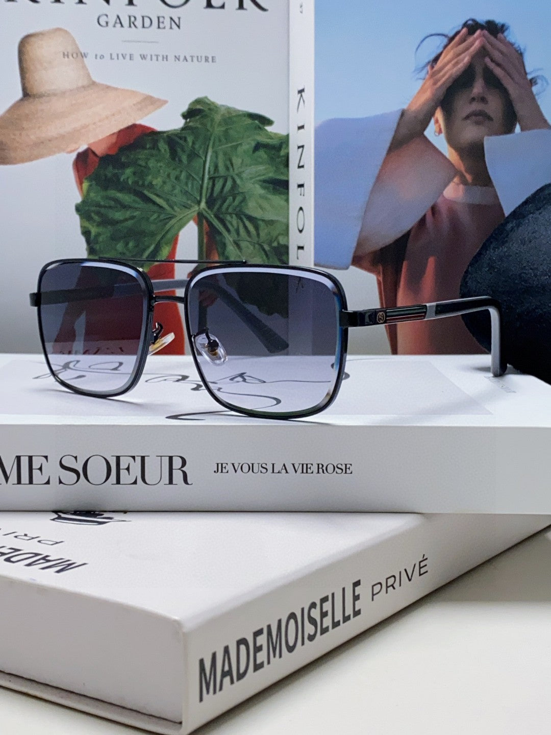 GUCCI SQUARE FRAME SUNGLASSES 570213 IN METAL