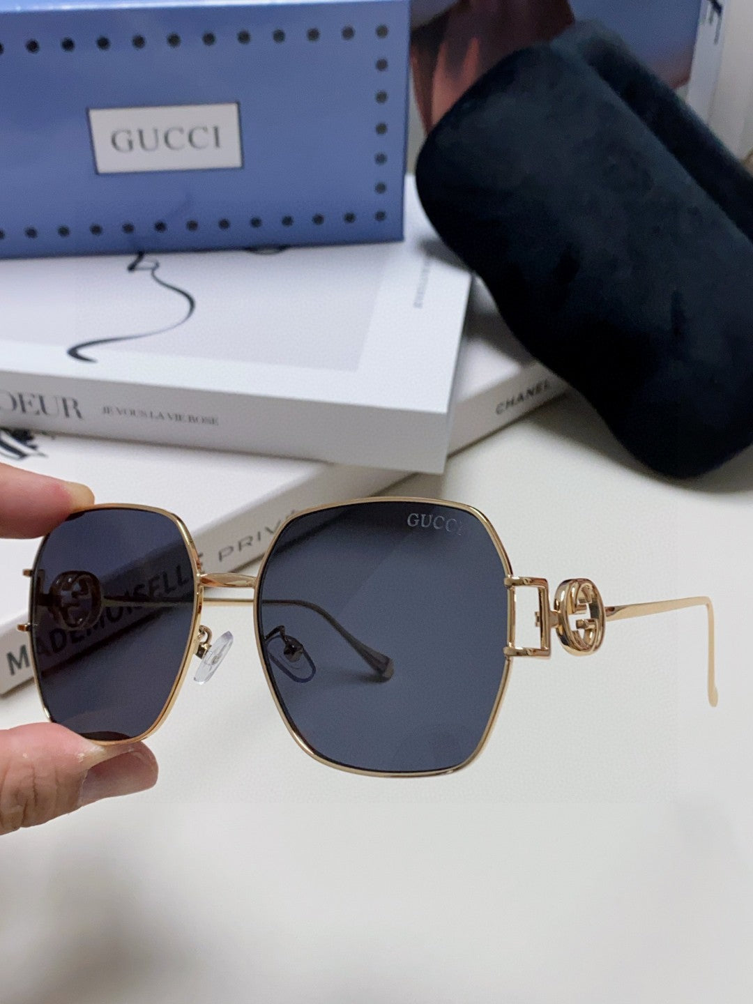 GUCCI SQUARE FRAME SUNGLASSES 570217 IN METAL